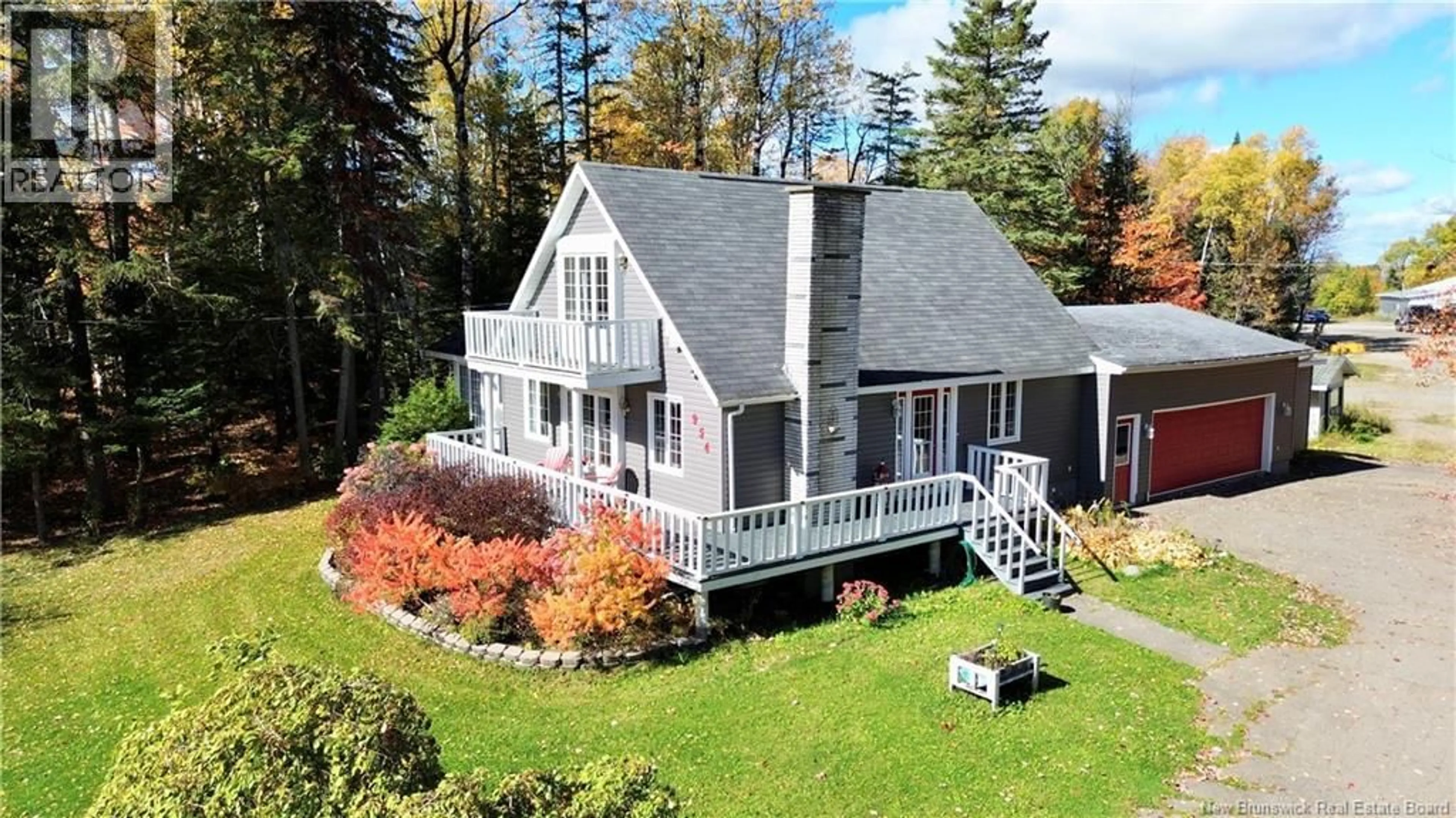 A pic from outside/outdoor area/front of a property/back of a property/a pic from drone, water/lake/river/ocean view for 954 MAIN ST, Grand-Sault/Grand Falls New Brunswick E3Z2X2