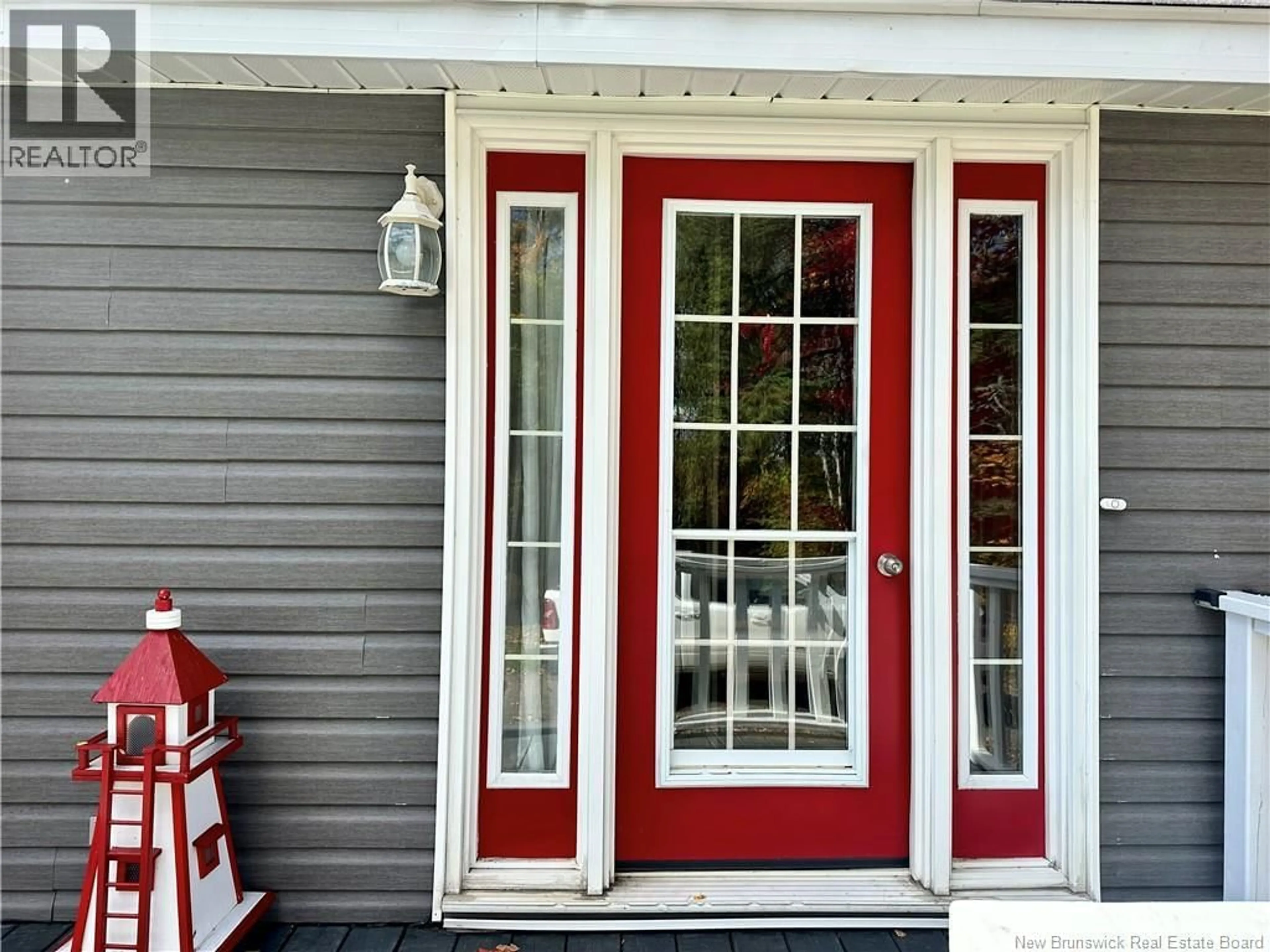 Indoor entryway for 954 MAIN ST, Grand-Sault/Grand Falls New Brunswick E3Z2X2