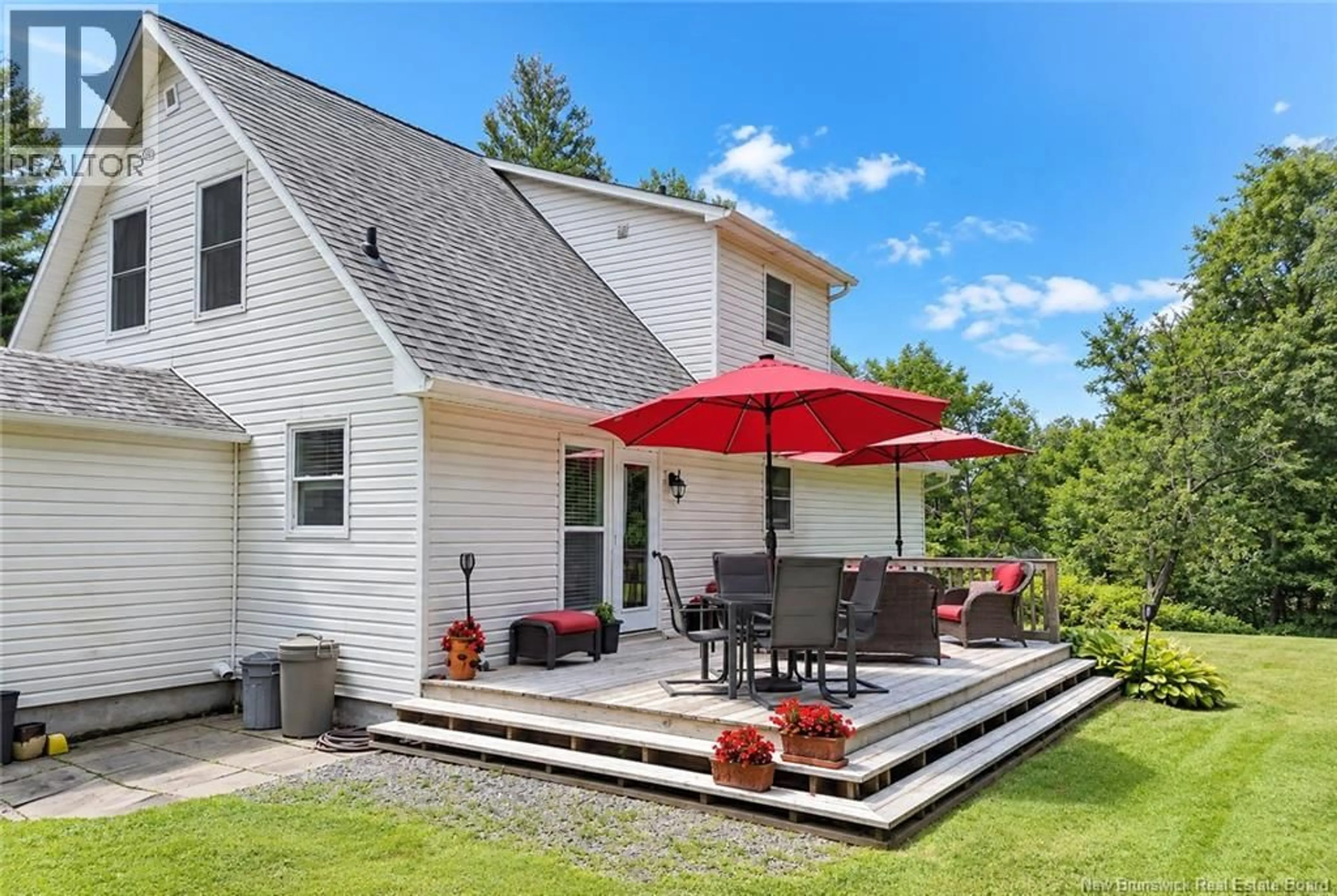 Patio, street for 2422 105 ROUTE, Lower Queensbury New Brunswick E6L1G3