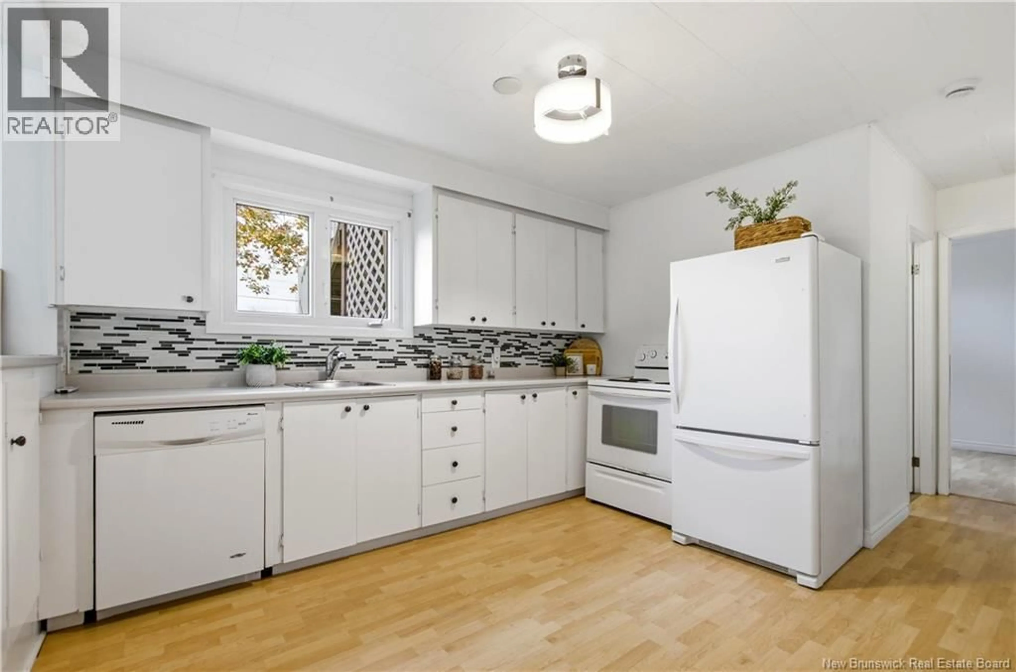 Standard kitchen, unknown for 724 IRVINE STREET, Fredericton New Brunswick E3A3E8