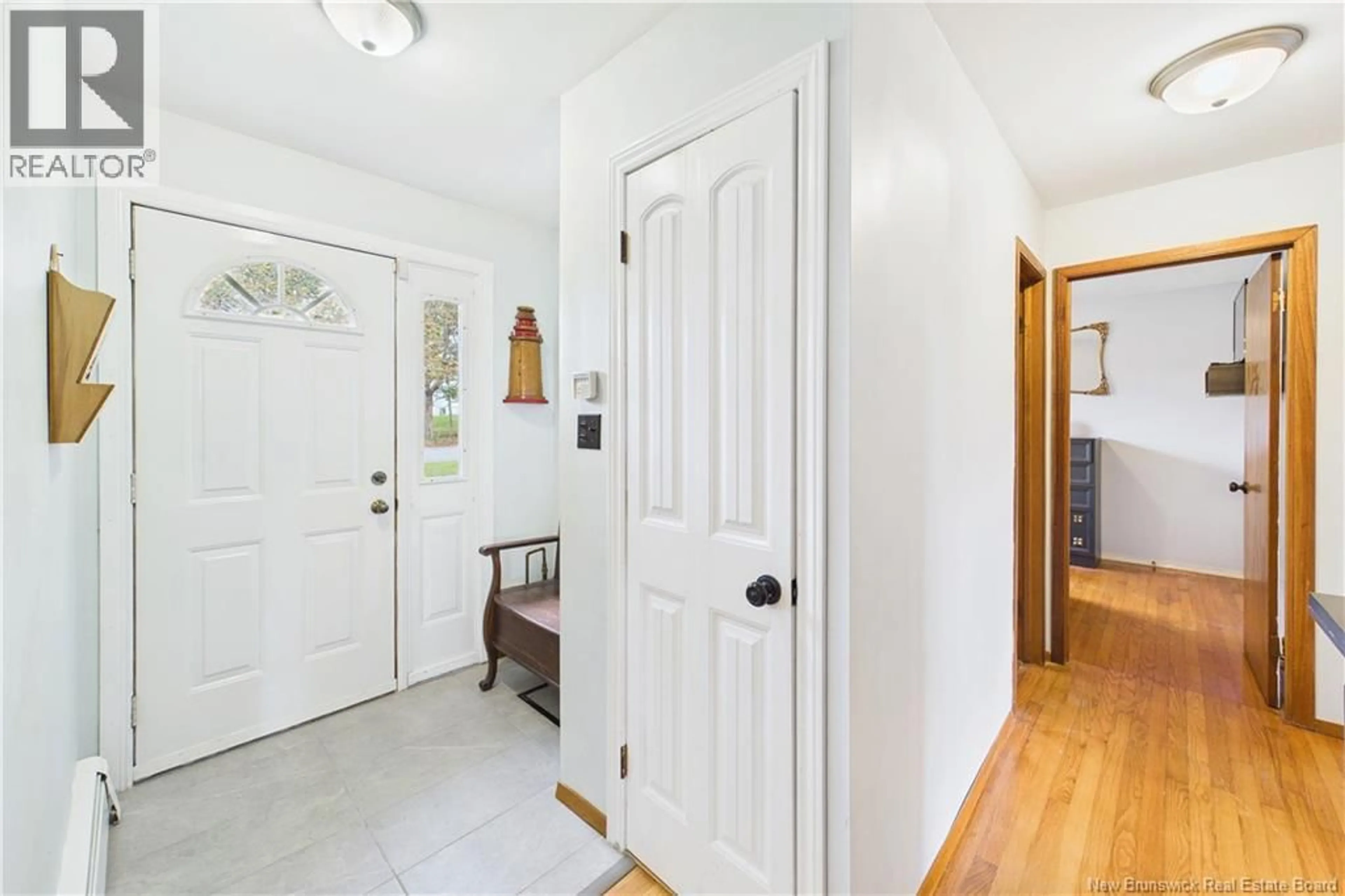 Indoor entryway for 460 LAWRENCE STREET, Saint John New Brunswick E2M2Z2