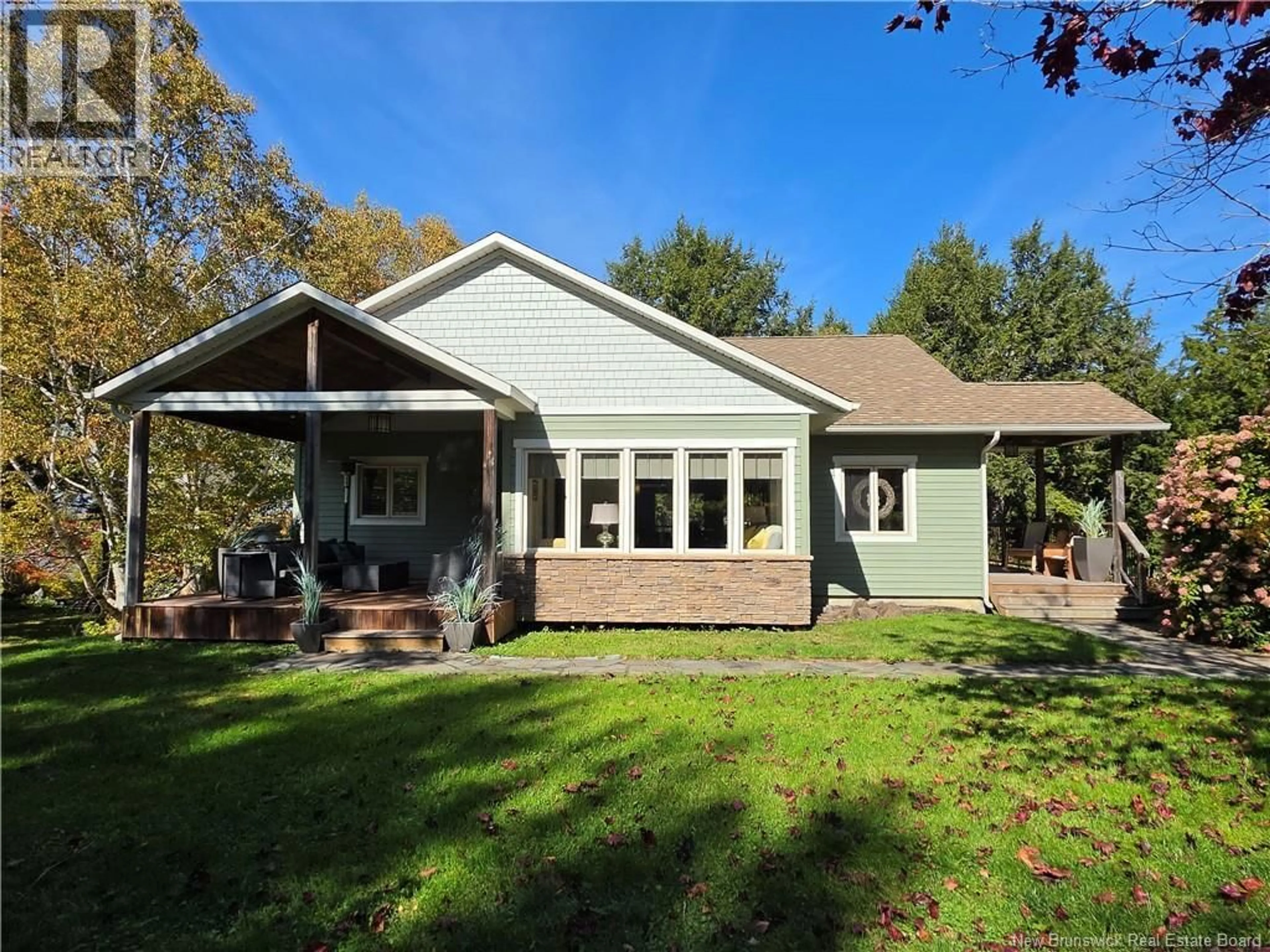 Home with vinyl exterior material, unknown for 28 RIVER LANE, Fredericton New Brunswick E3E2G6