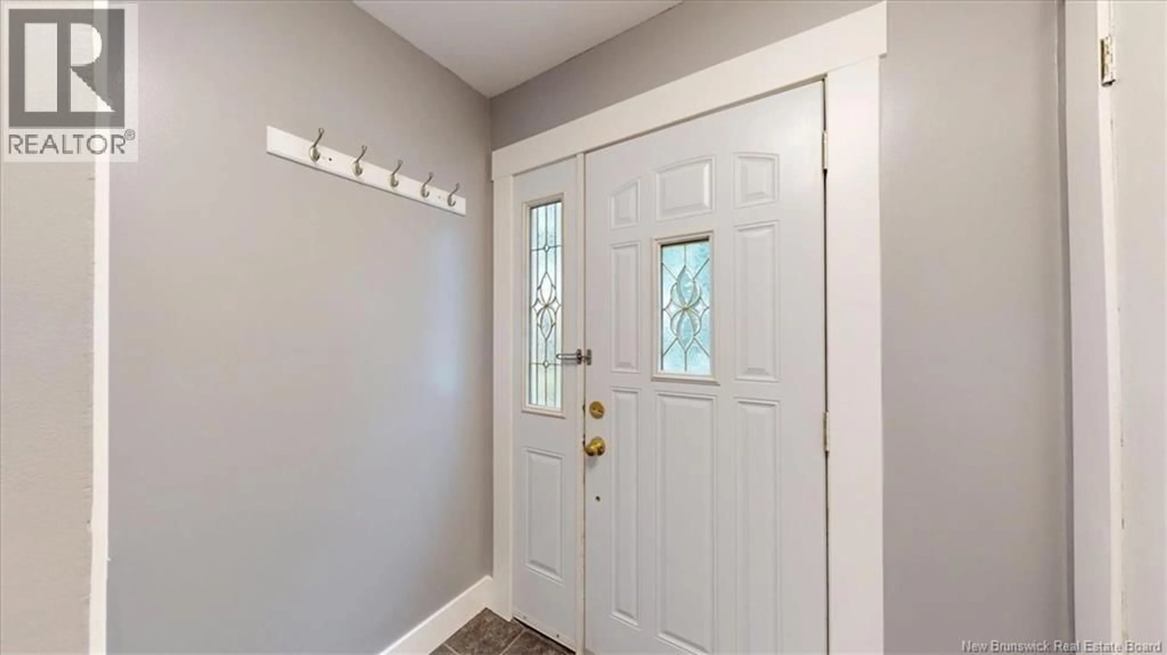 Indoor entryway for 145 WOODHAVEN DRIVE, Saint John New Brunswick E2K4M3