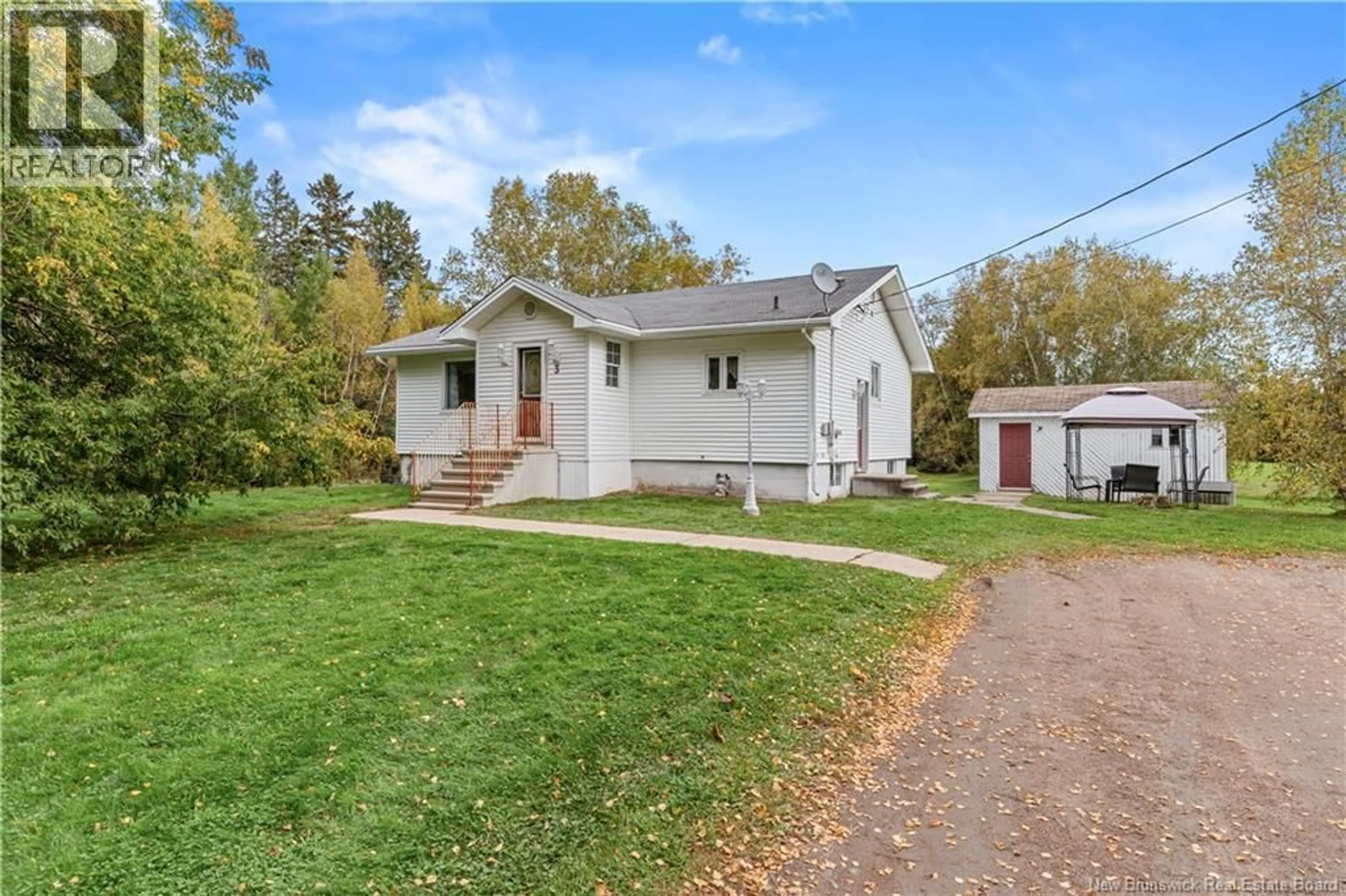 A pic from outside/outdoor area/front of a property/back of a property/a pic from drone, street for 3 CHEMIN GUEGUEN STREET, Shediac Bridge New Brunswick E4R1K1