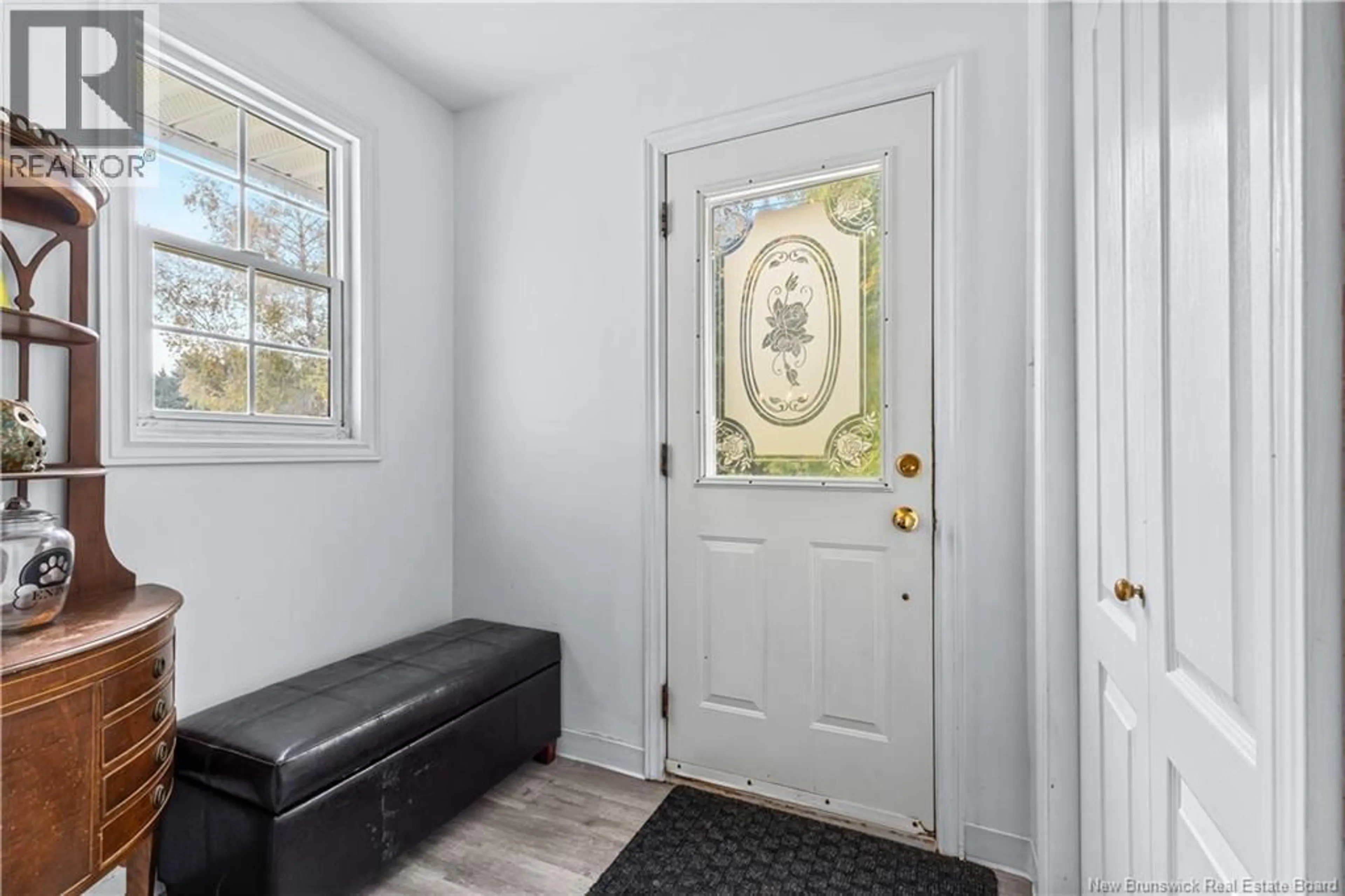 Indoor entryway for 3 CHEMIN GUEGUEN STREET, Shediac Bridge New Brunswick E4R1K1