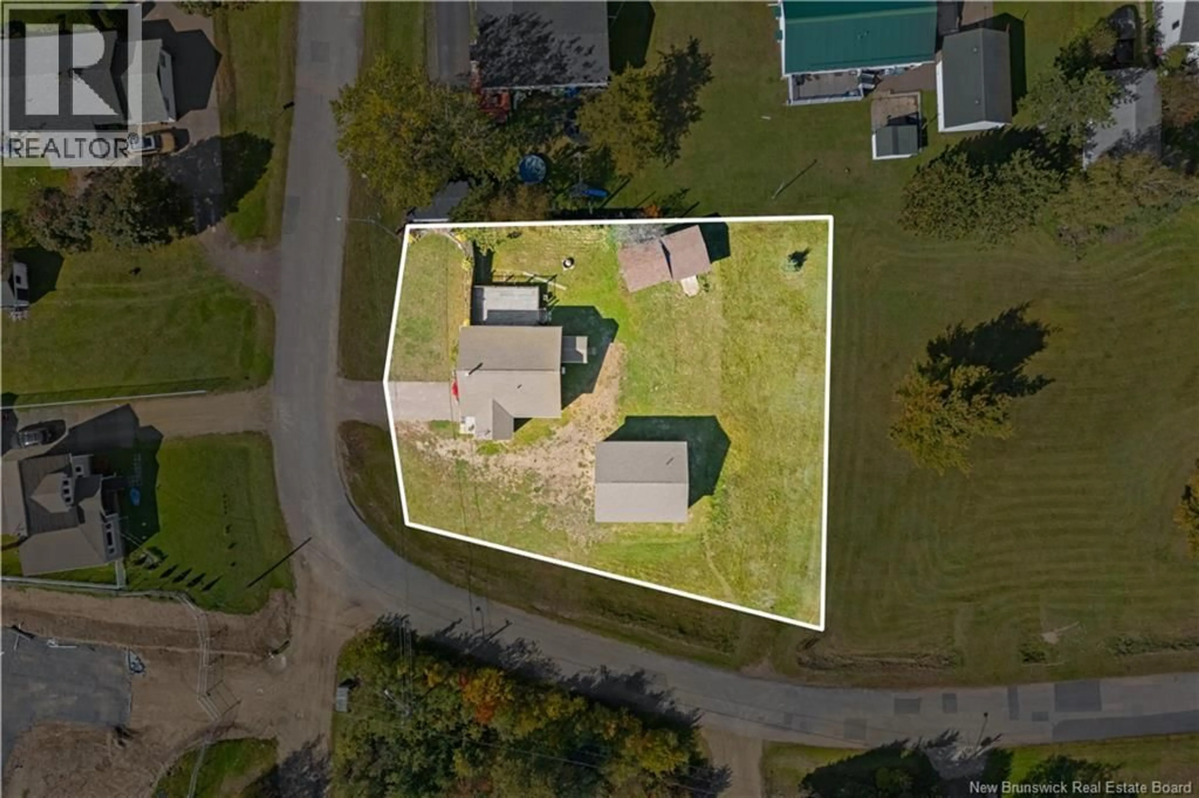 A pic from outside/outdoor area/front of a property/back of a property/a pic from drone, building for 7 SOLEIL LEVANT, Saint-Louis-De-Kent New Brunswick E4X1H4