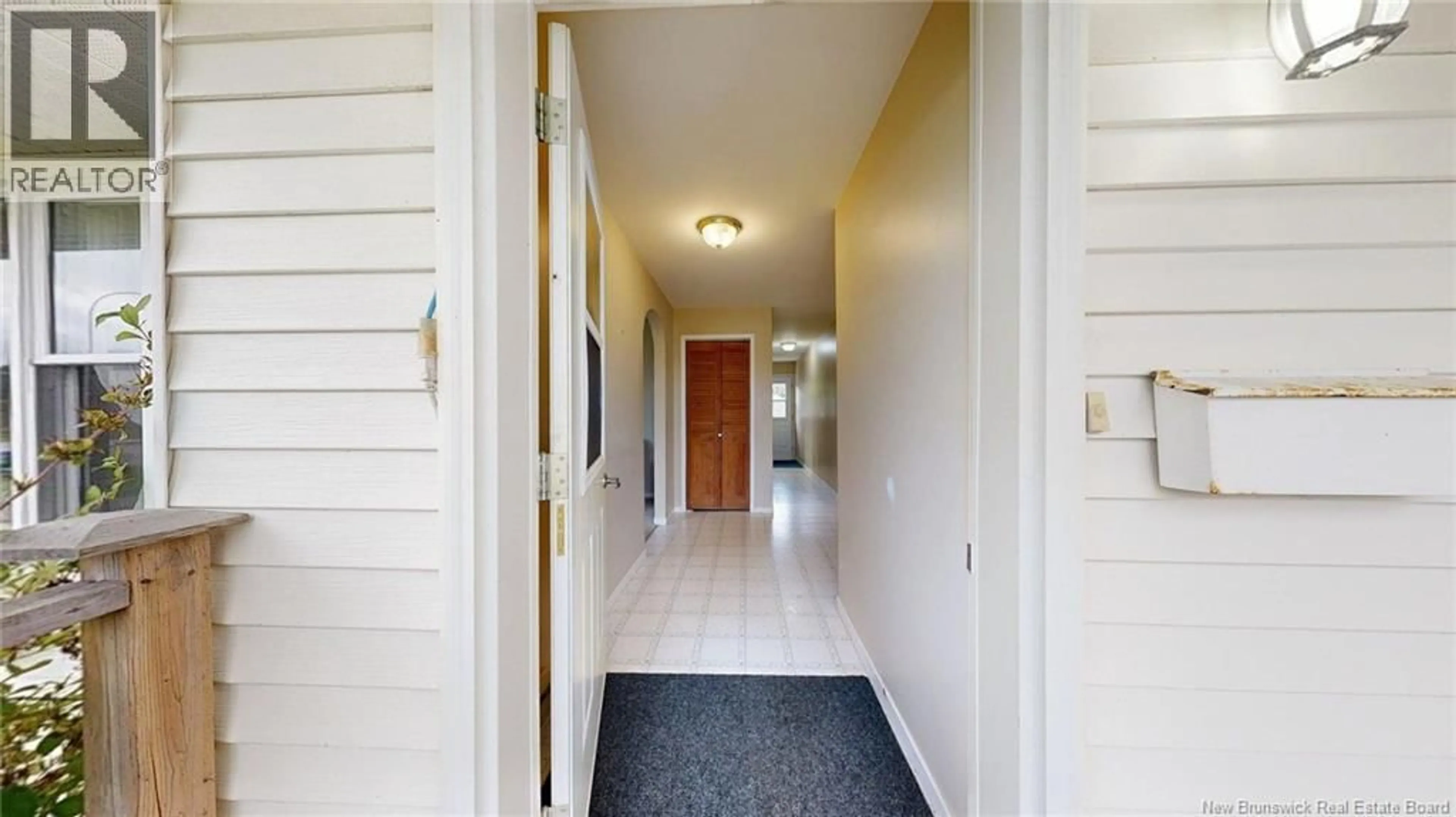 Indoor foyer for 263 BOARS HEAD ROAD, Saint John New Brunswick E2K5B9