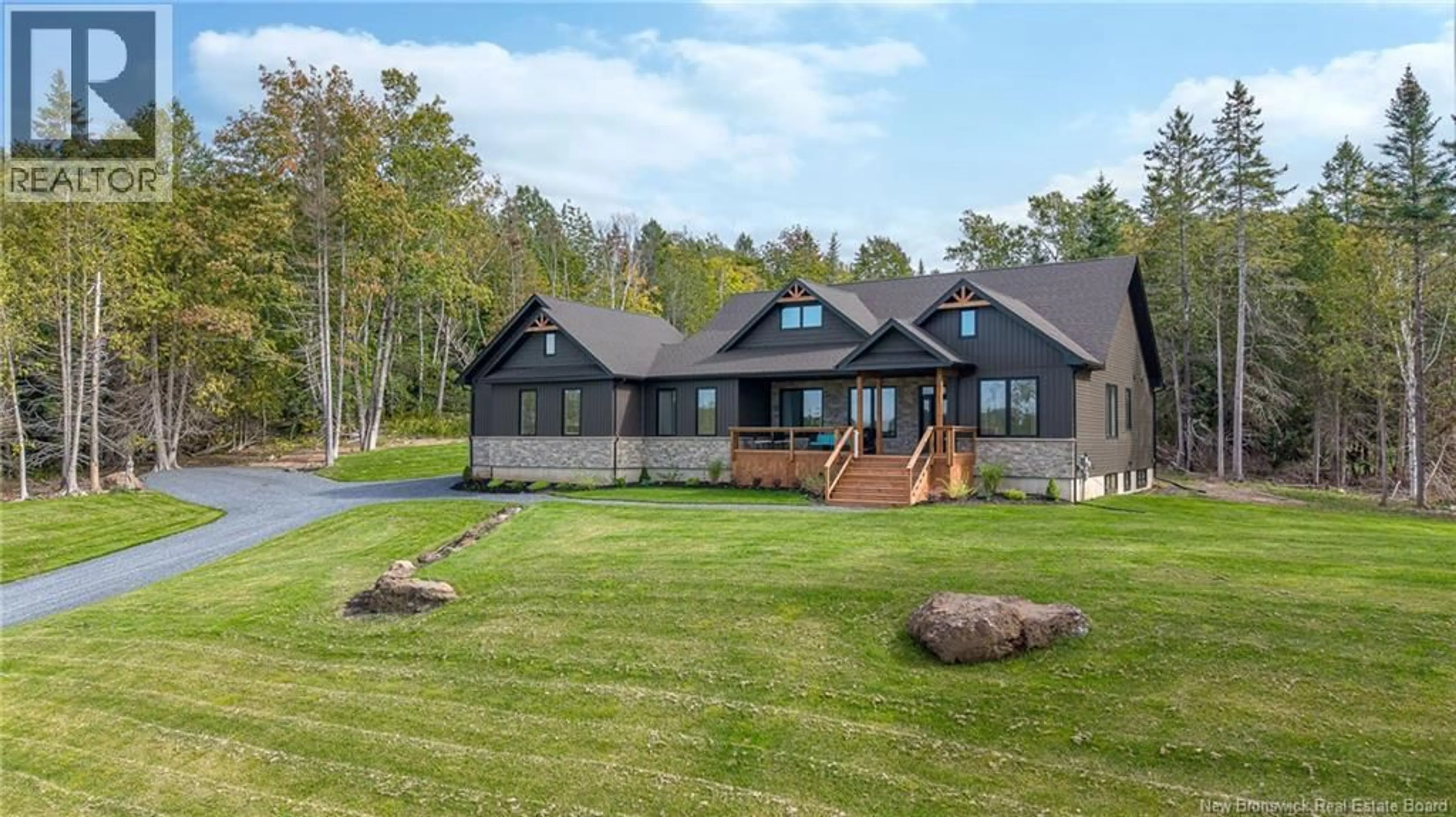 Home with vinyl exterior material, water/lake/river/ocean view for 22 CARLINGFORD DRIVE, Quispamsis New Brunswick E2G1Z1