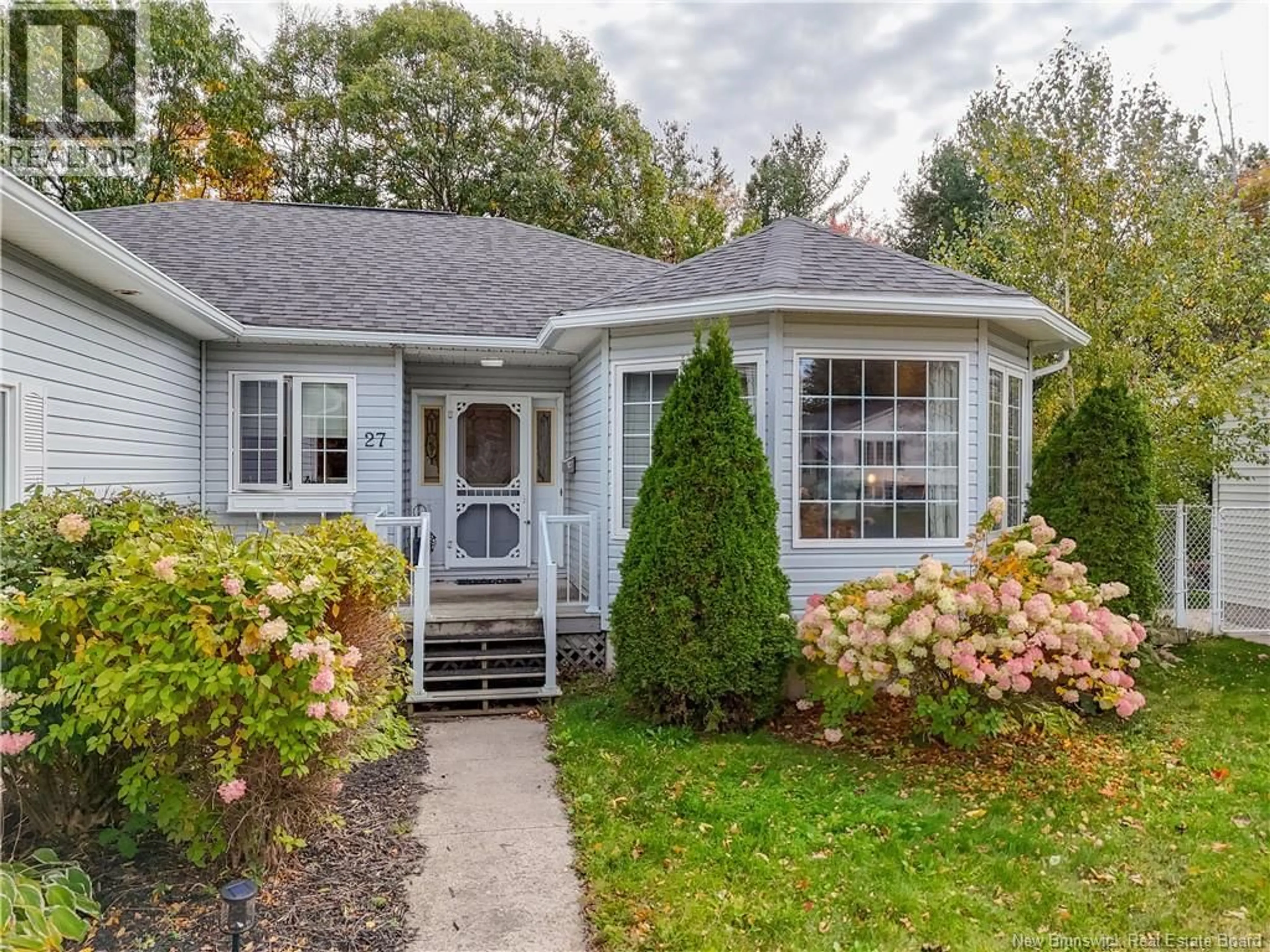 Home with vinyl exterior material, street for 27 MIRO COURT, Fredericton New Brunswick E3A9S8