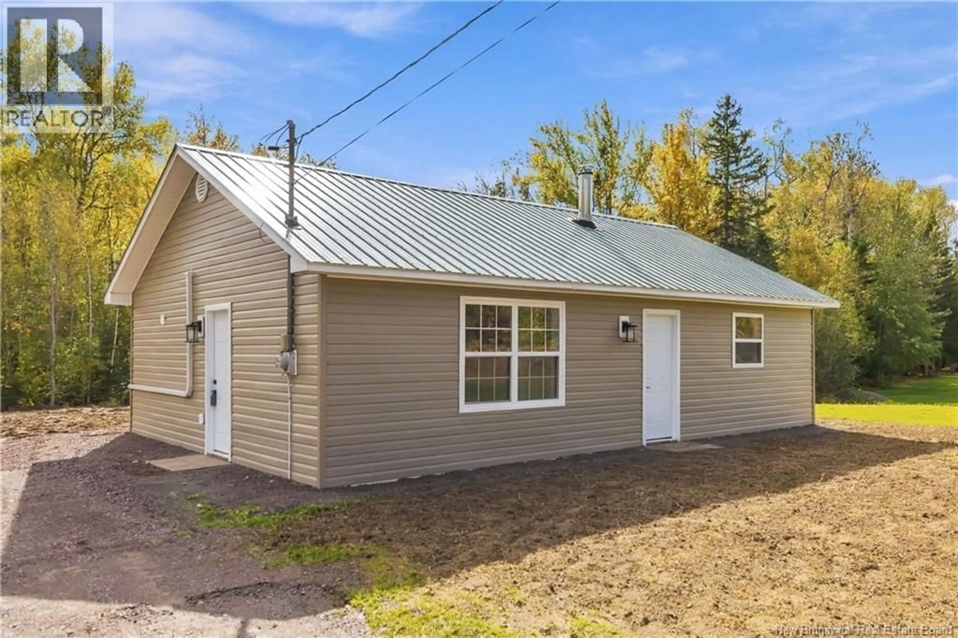 Home with vinyl exterior material, building for 257 MACDOUGALL, MacDougall Settlement New Brunswick E1H3G4