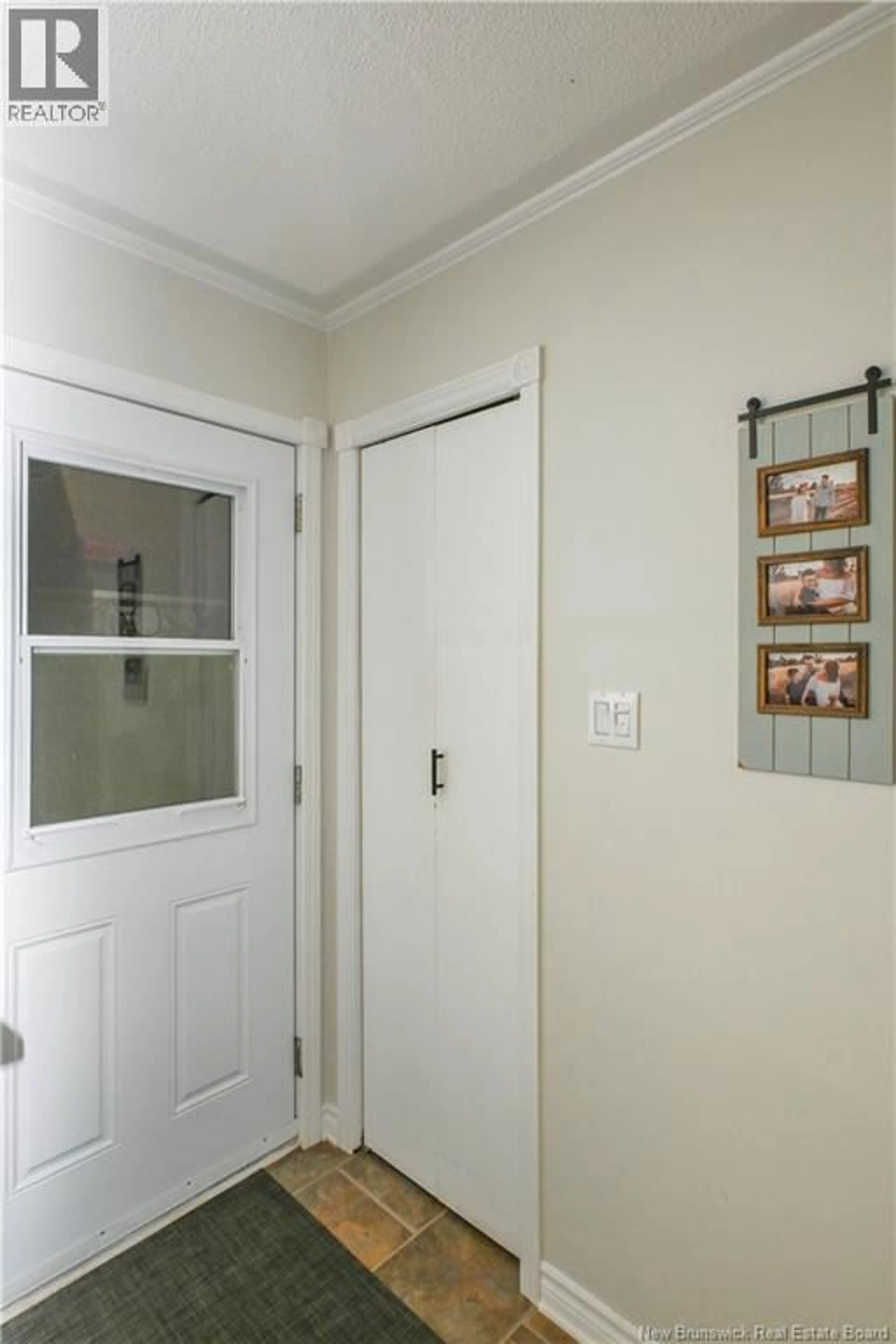 Indoor entryway for 1551 BOISJOLI STREET, Paquetville New Brunswick E8R1B9