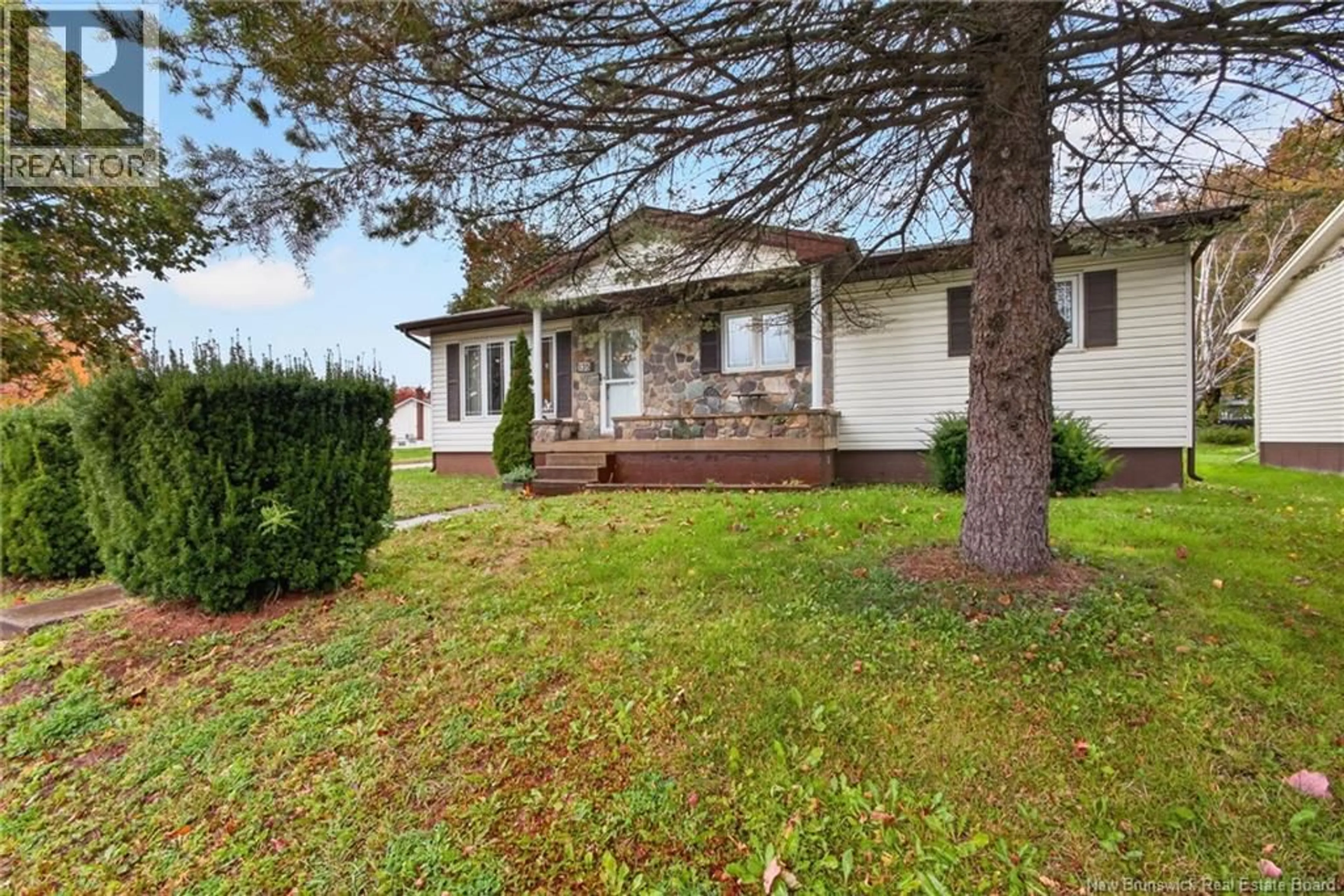 Home with vinyl exterior material, street for 135 HENNESSEY ROAD, Moncton New Brunswick E1A4Y8