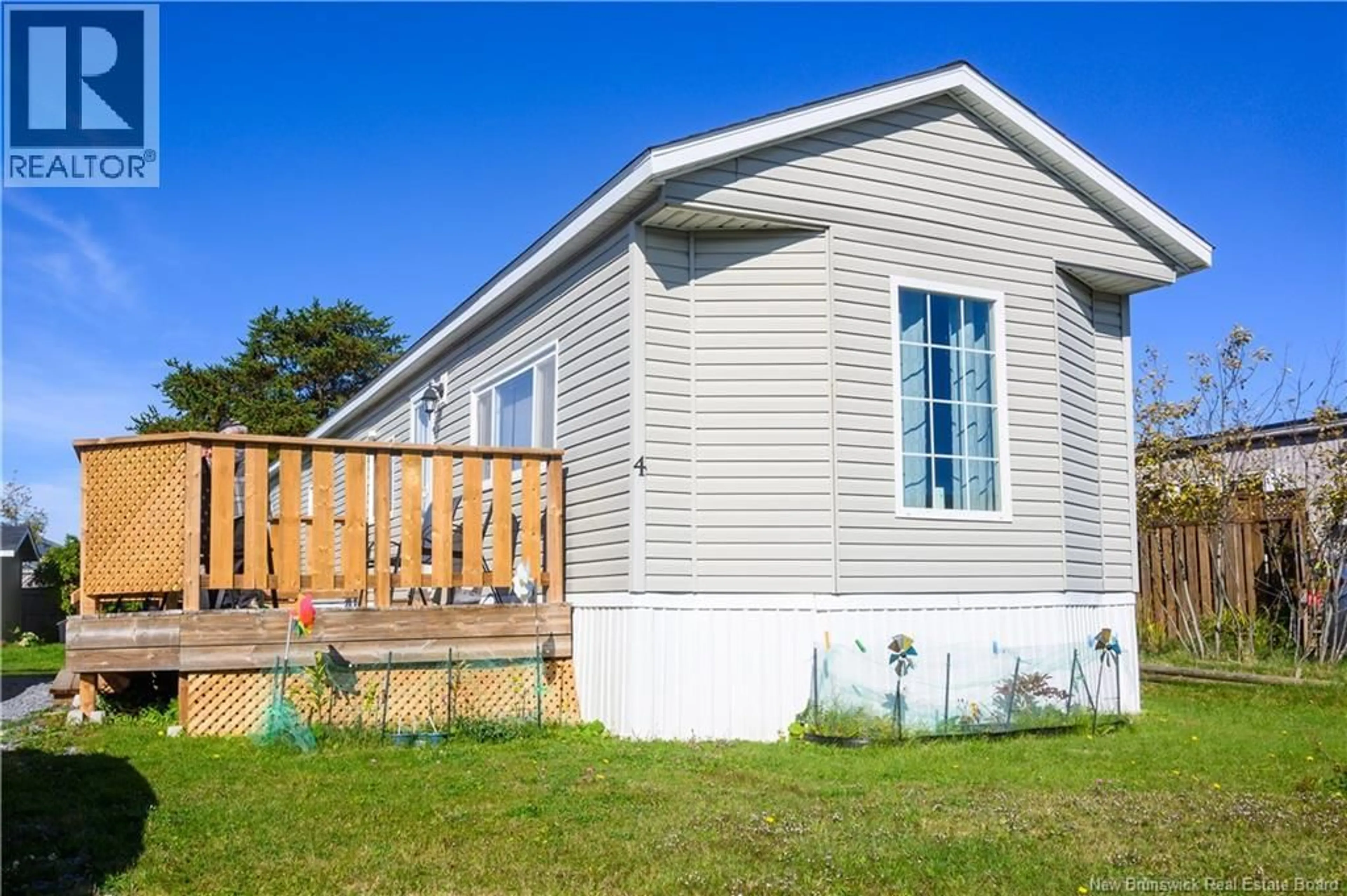 Home with vinyl exterior material, unknown for 4 ROBIN COURT, Saint John New Brunswick E2J3Y7