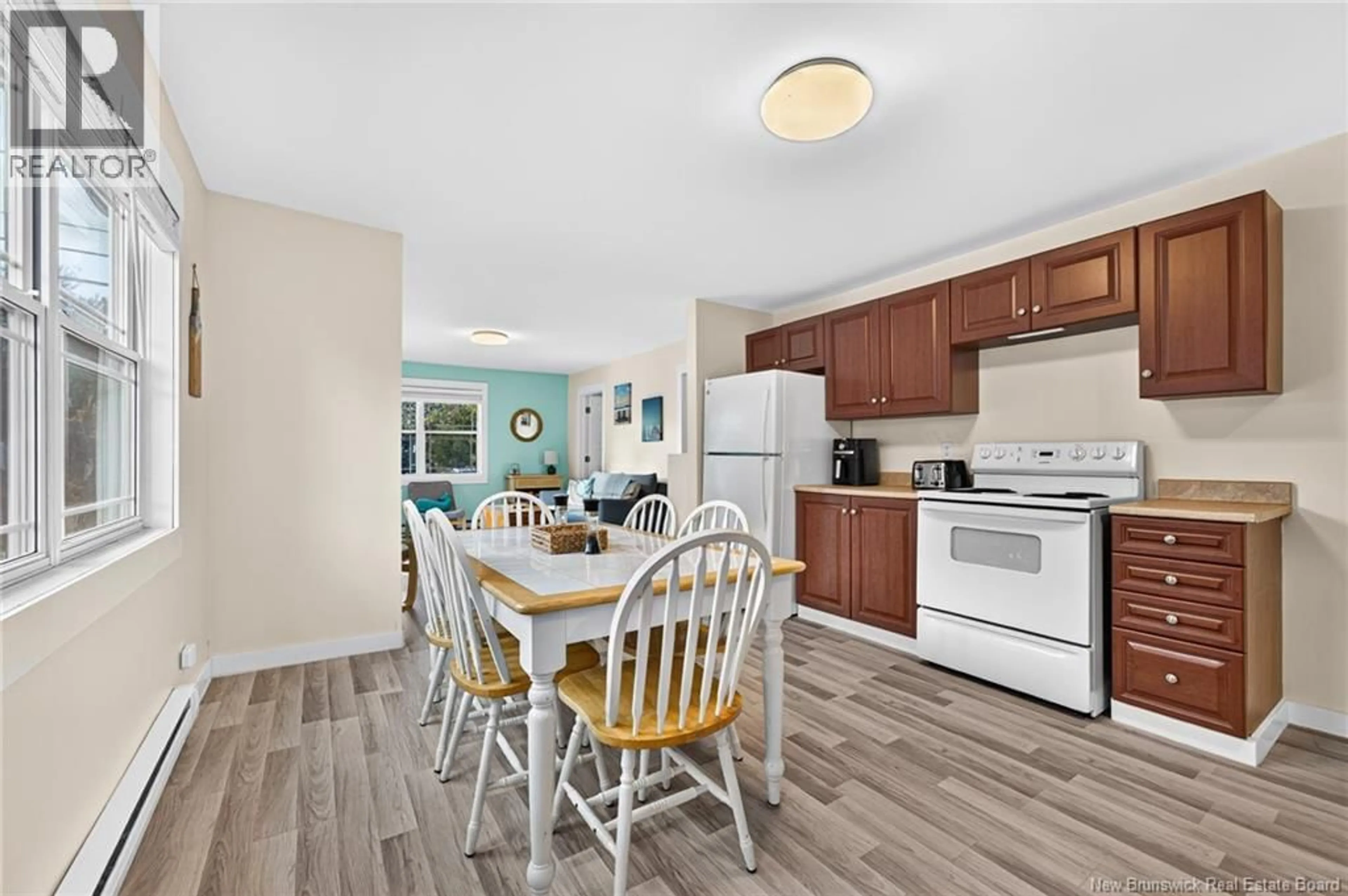 Open concept kitchen, unknown for 27 BRYDGES, Pointe-Du-Chêne New Brunswick E4P3X7