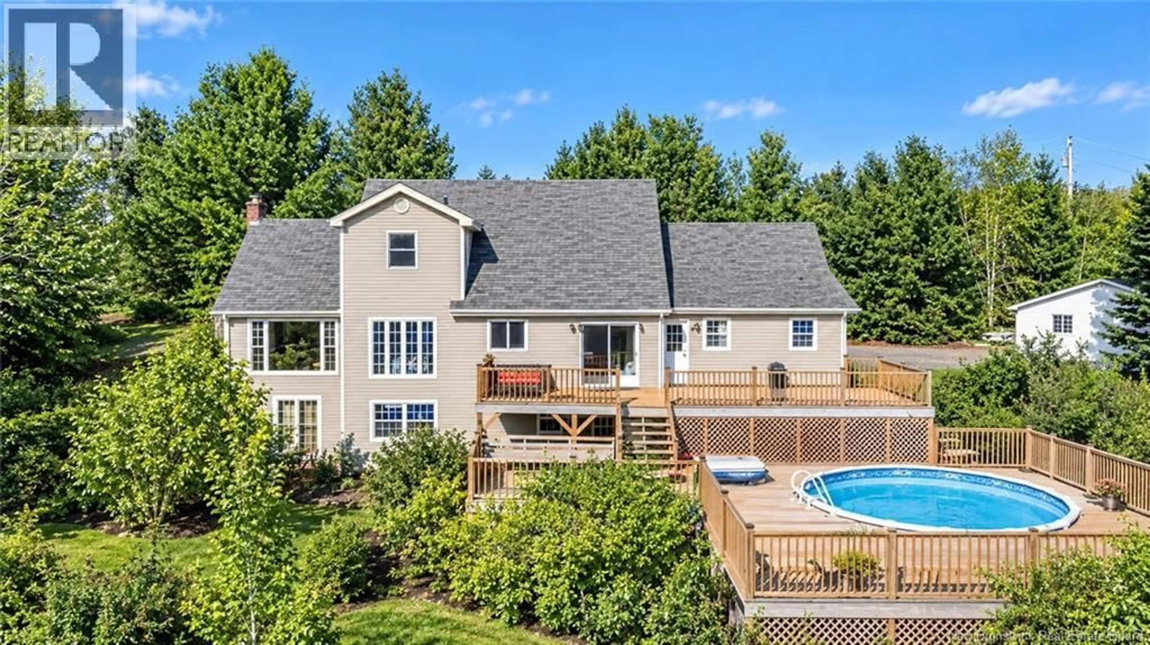A pic from outside/outdoor area/front of a property/back of a property/a pic from drone, water/lake/river/ocean view for 18 HILLVIEW STREET, Upper Kingsclear New Brunswick E3B1V1