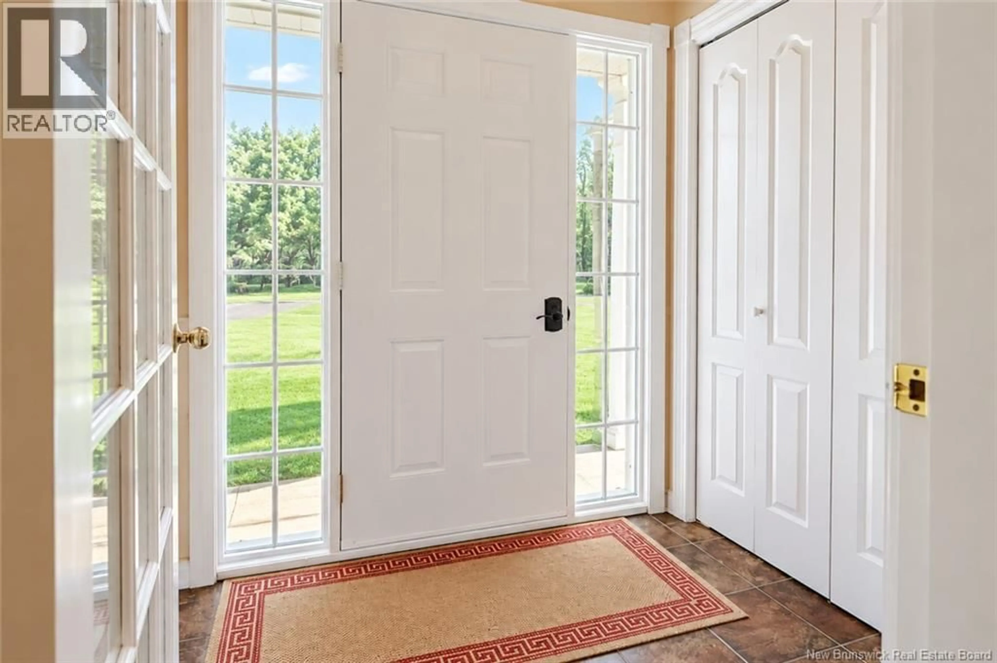 Indoor entryway for 18 HILLVIEW STREET, Upper Kingsclear New Brunswick E3B1V1