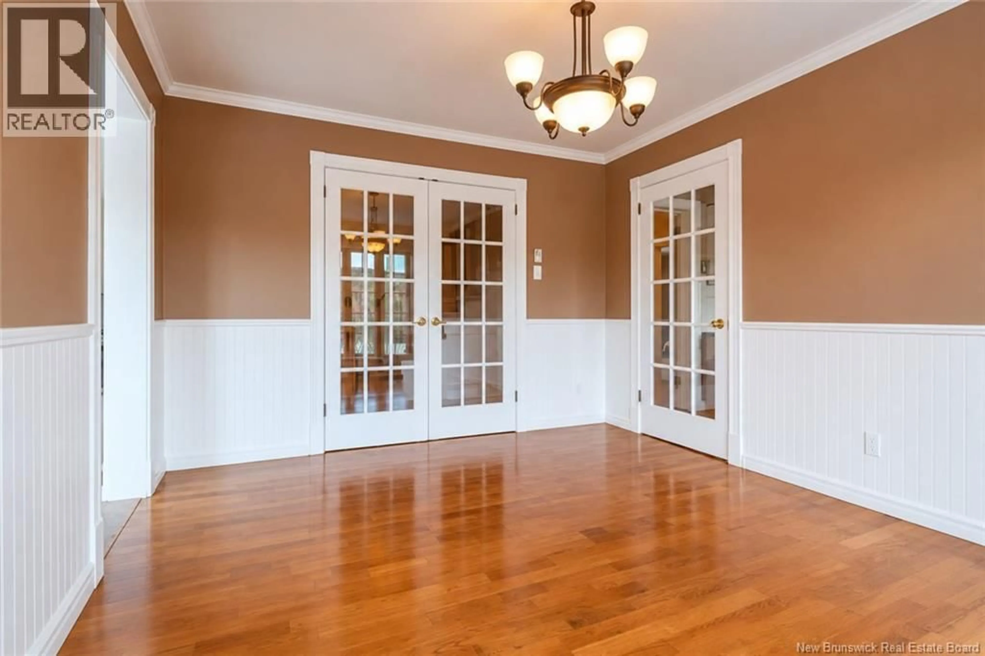 Dining room, wood/laminate floor for 18 HILLVIEW STREET, Upper Kingsclear New Brunswick E3B1V1