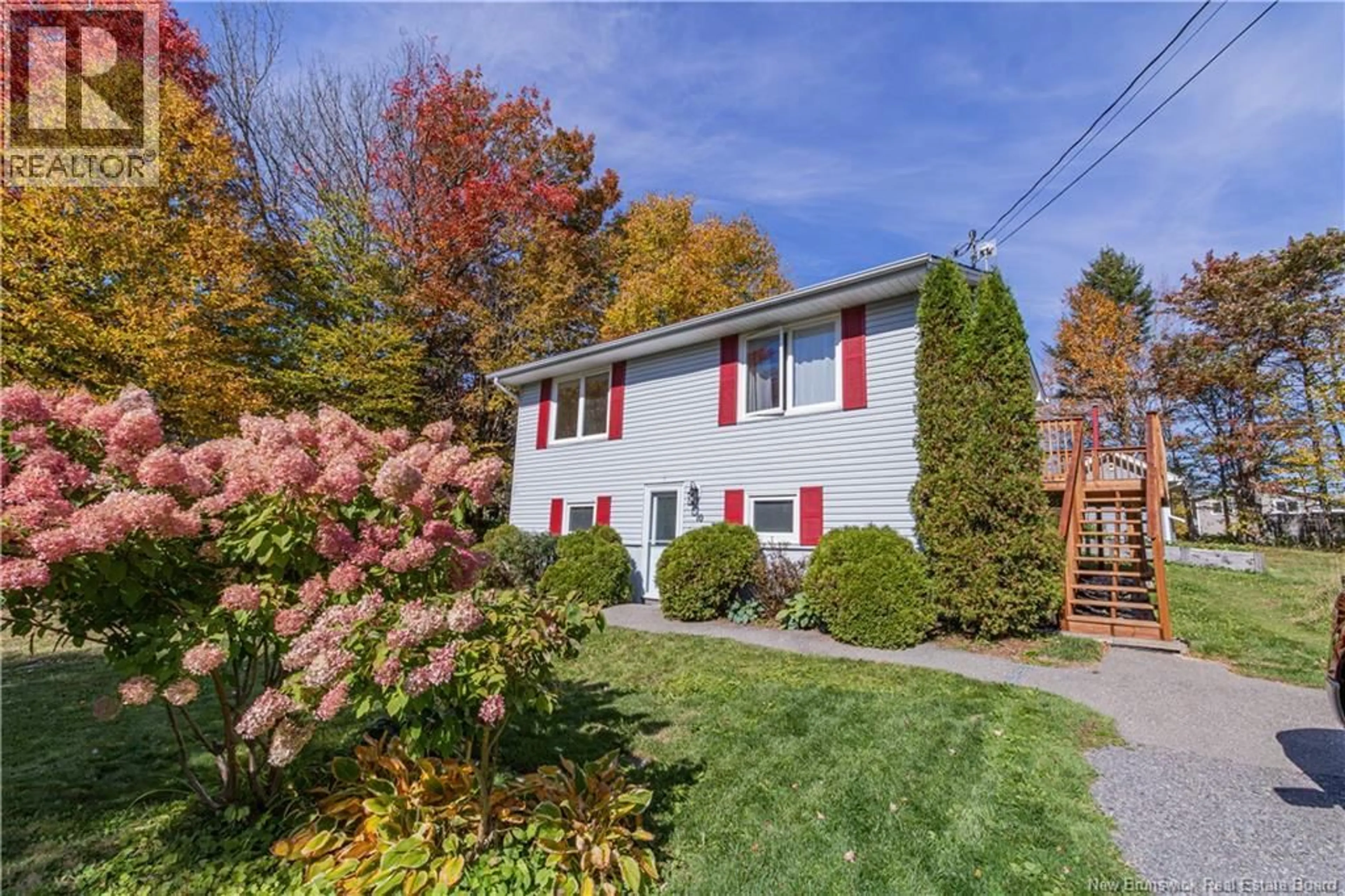 Home with vinyl exterior material, street for 10 BIRCH LANE, Willow Grove New Brunswick E2S1K5