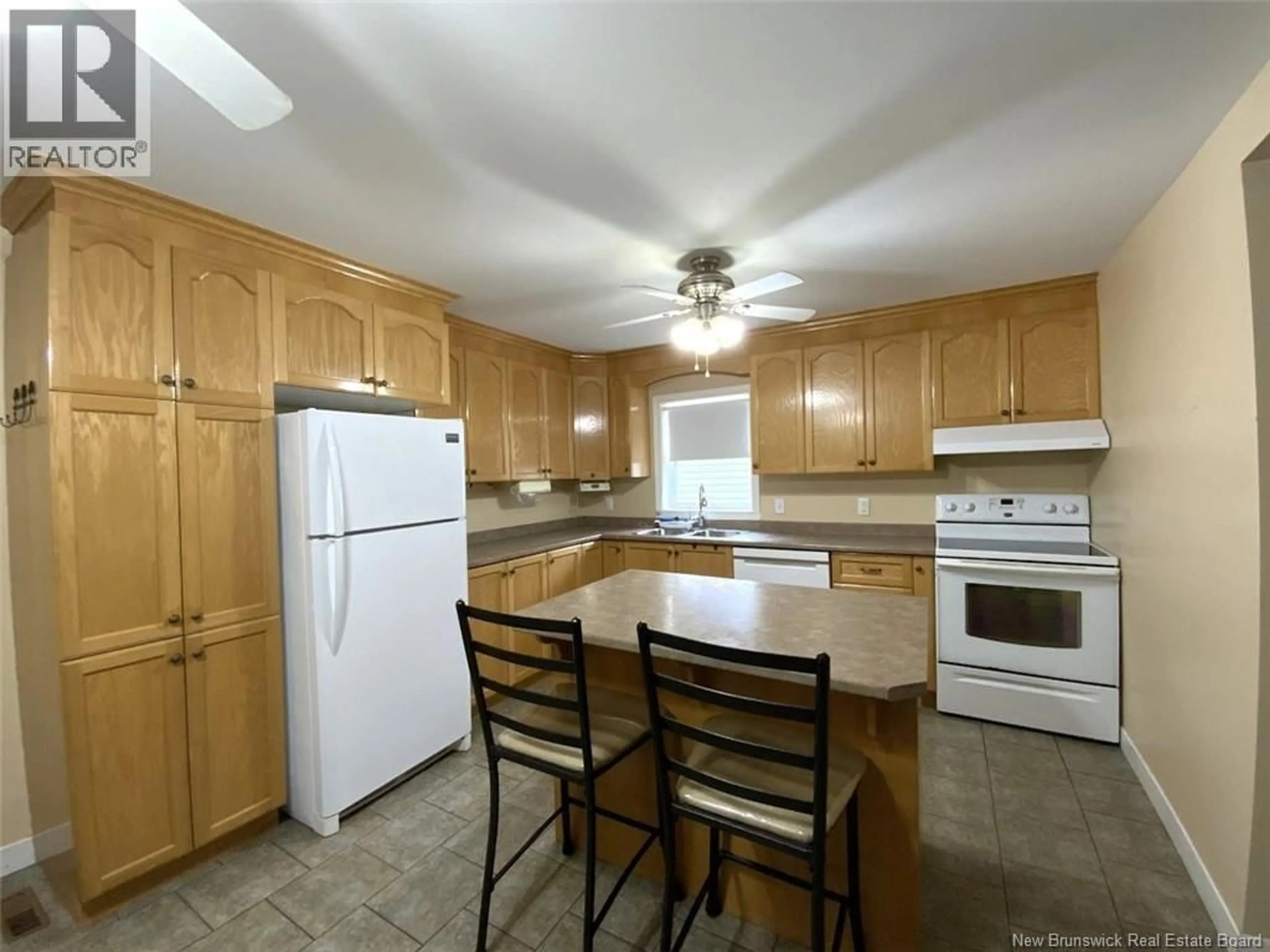 Standard kitchen, unknown for 64 VENIOT STREET, Edmundston New Brunswick E3V1L4