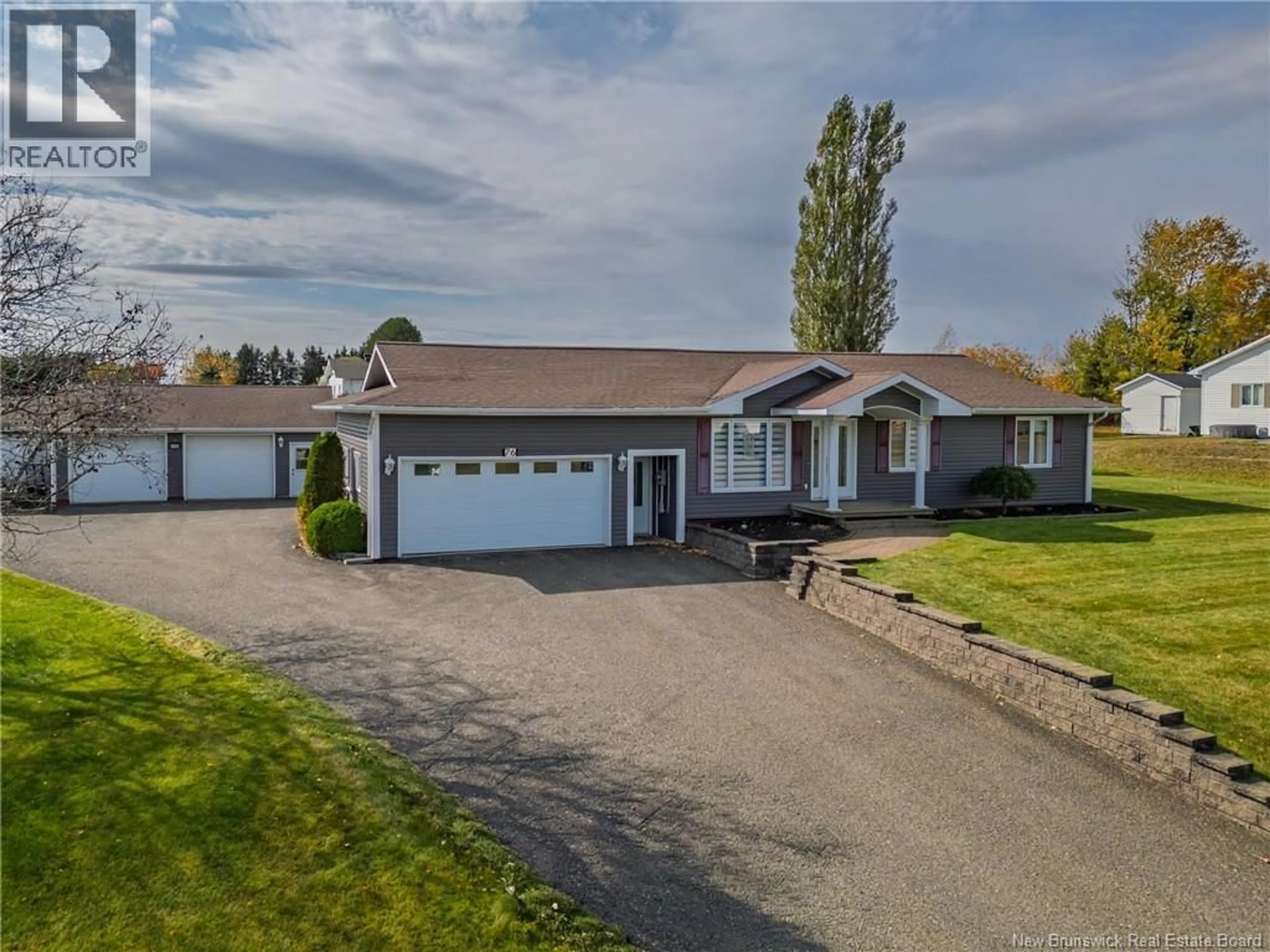 A pic from outside/outdoor area/front of a property/back of a property/a pic from drone, street for 76 RUE MCCLURE, Grand-Sault/Grand Falls New Brunswick E3Y1B2