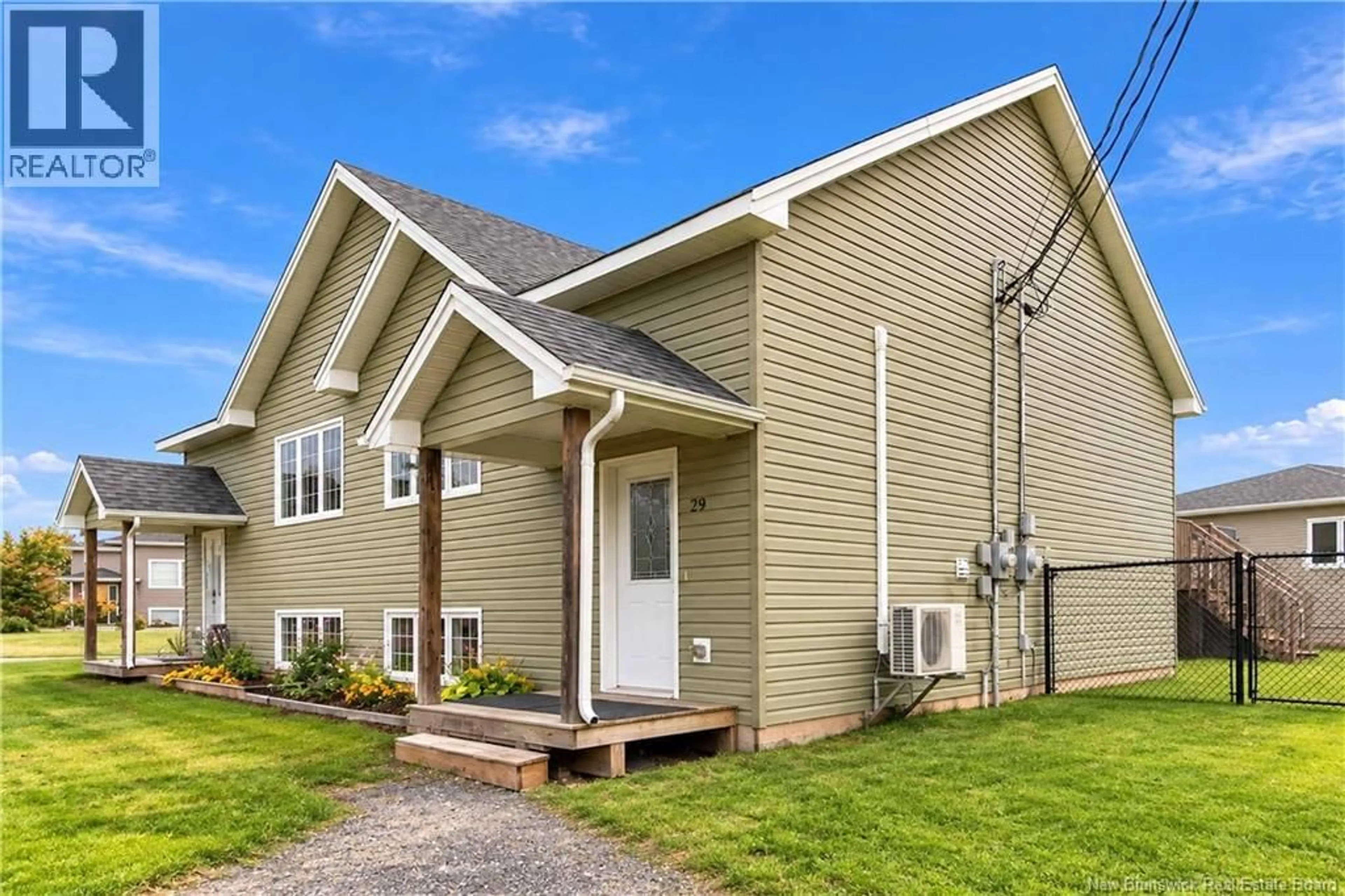 Home with vinyl exterior material, building for 29 BIRCHFIELD STREET, Moncton New Brunswick E1G0W7