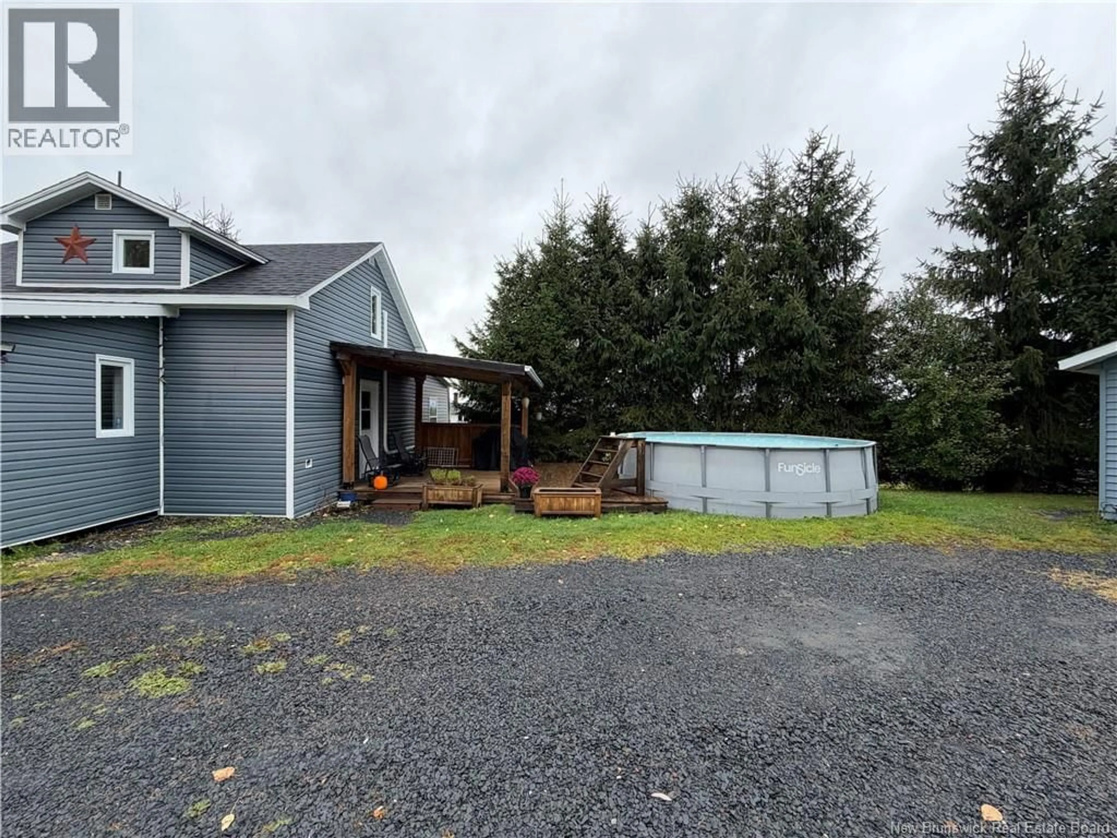 A pic from outside/outdoor area/front of a property/back of a property/a pic from drone, unknown for 101 CH DESCHÊNES STREET, Sainte-Anne-De-Madawaska New Brunswick E7E1P4