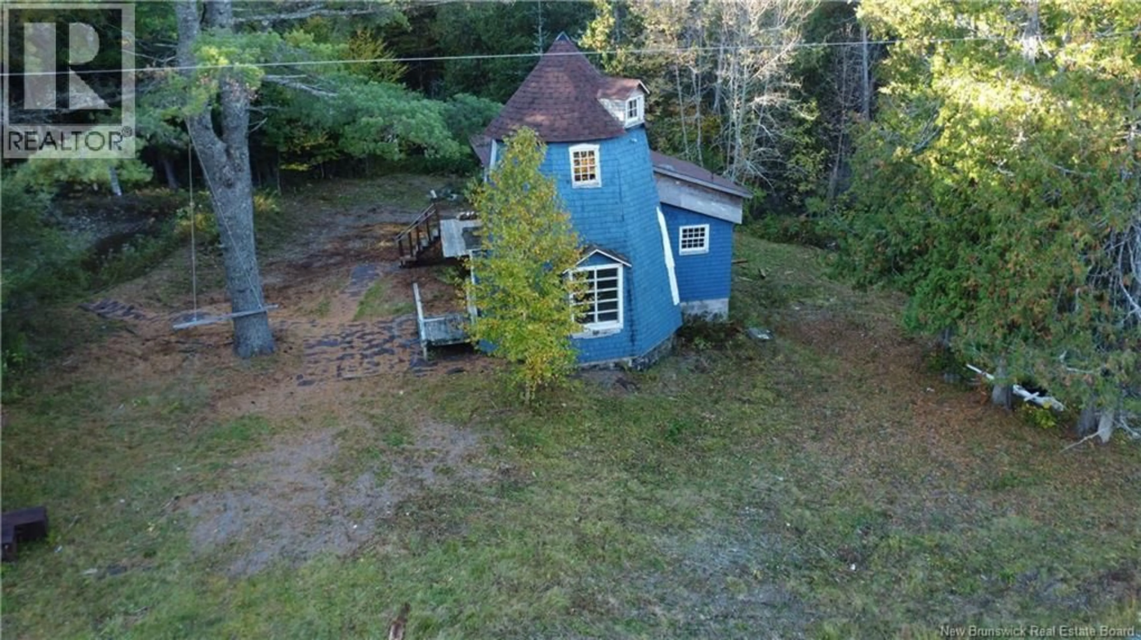 A pic from outside/outdoor area/front of a property/back of a property/a pic from drone, building for 7013 ROUTE 102, Central Greenwich New Brunswick E5M2J7