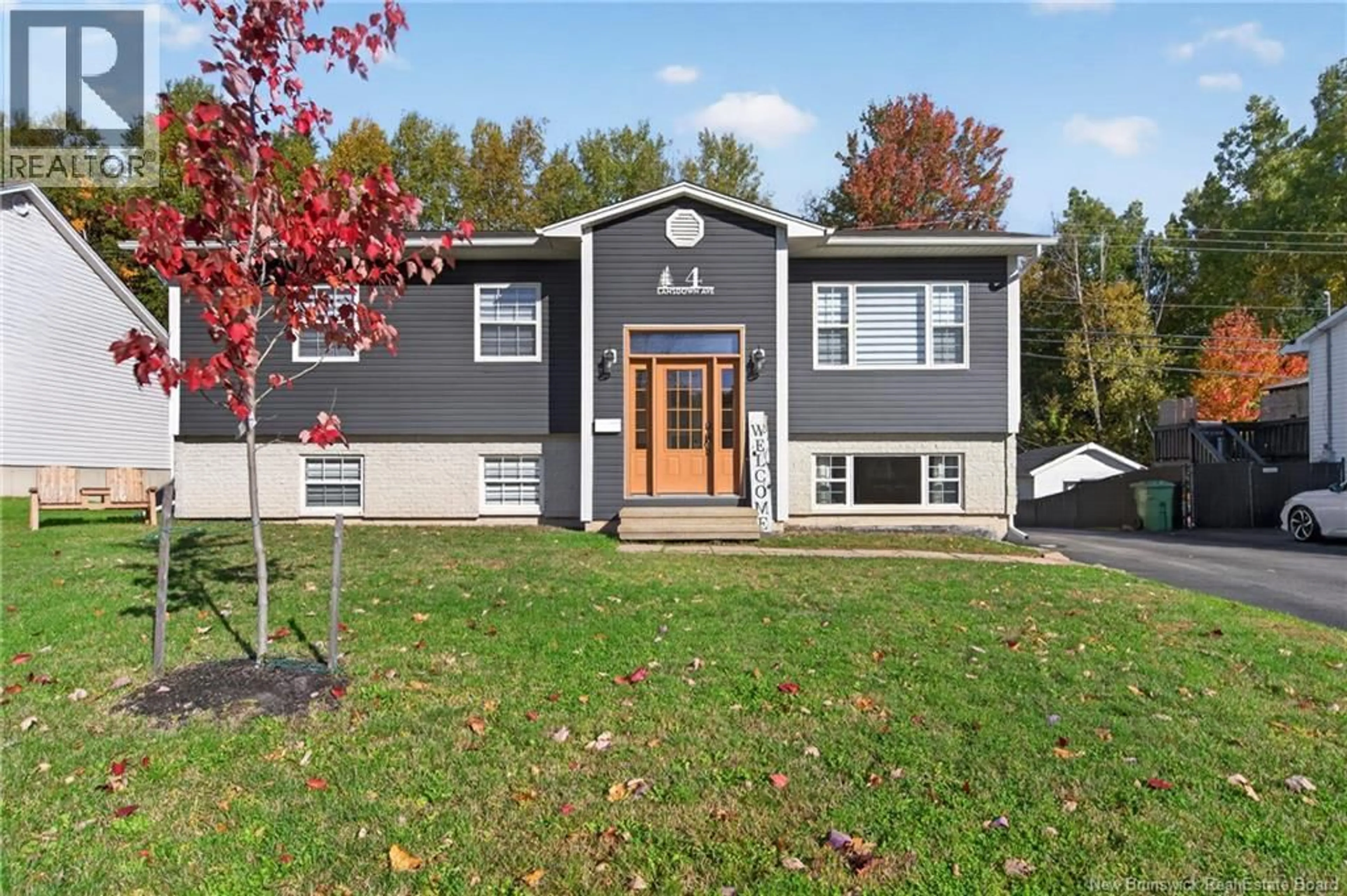Home with vinyl exterior material, street for 4 LANSDOWN AVENUE, Oromocto New Brunswick E2V4P3