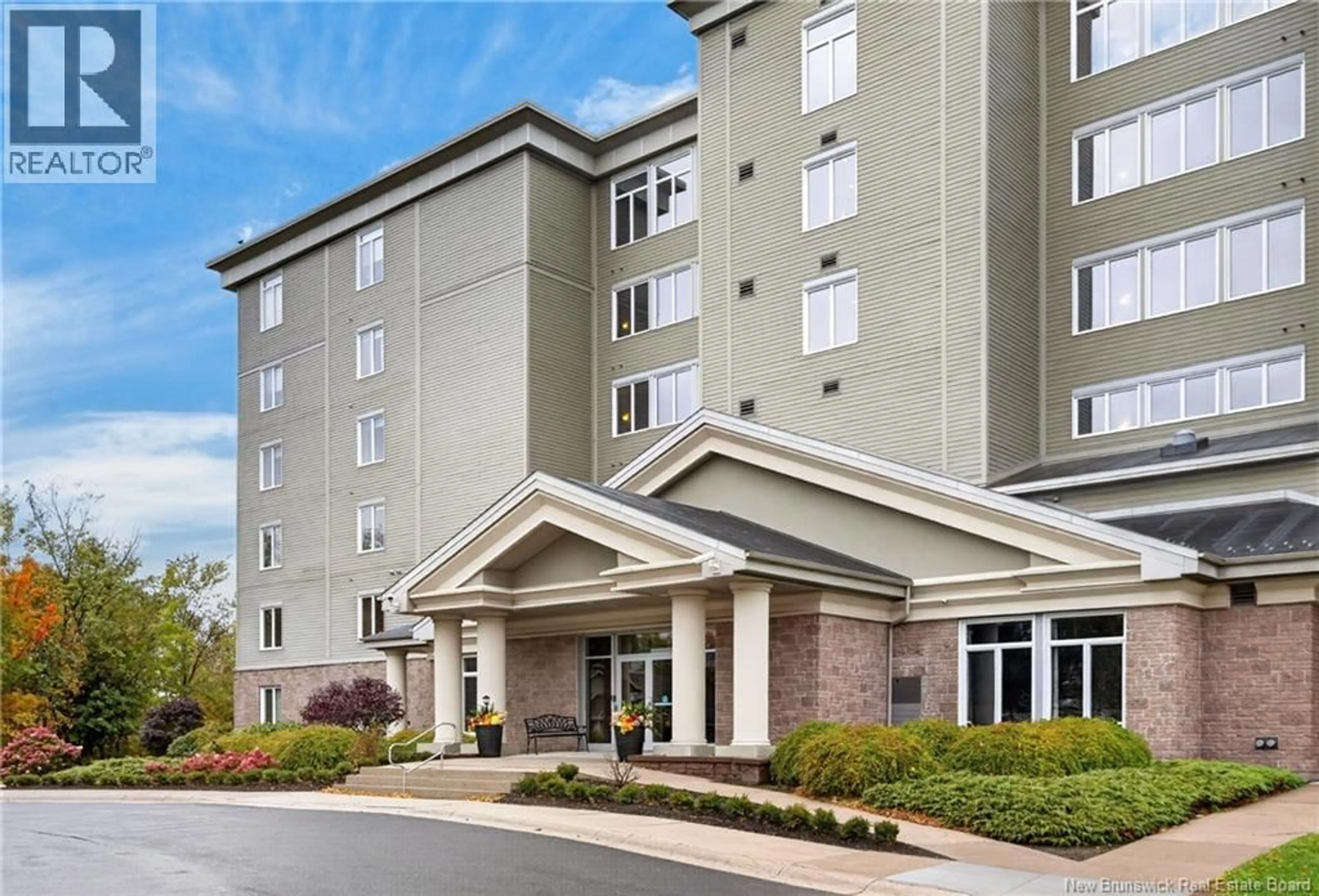 Indoor foyer for 201 - 1 SOUTHVIEW LANE LANE, Fredericton New Brunswick E3A5V3