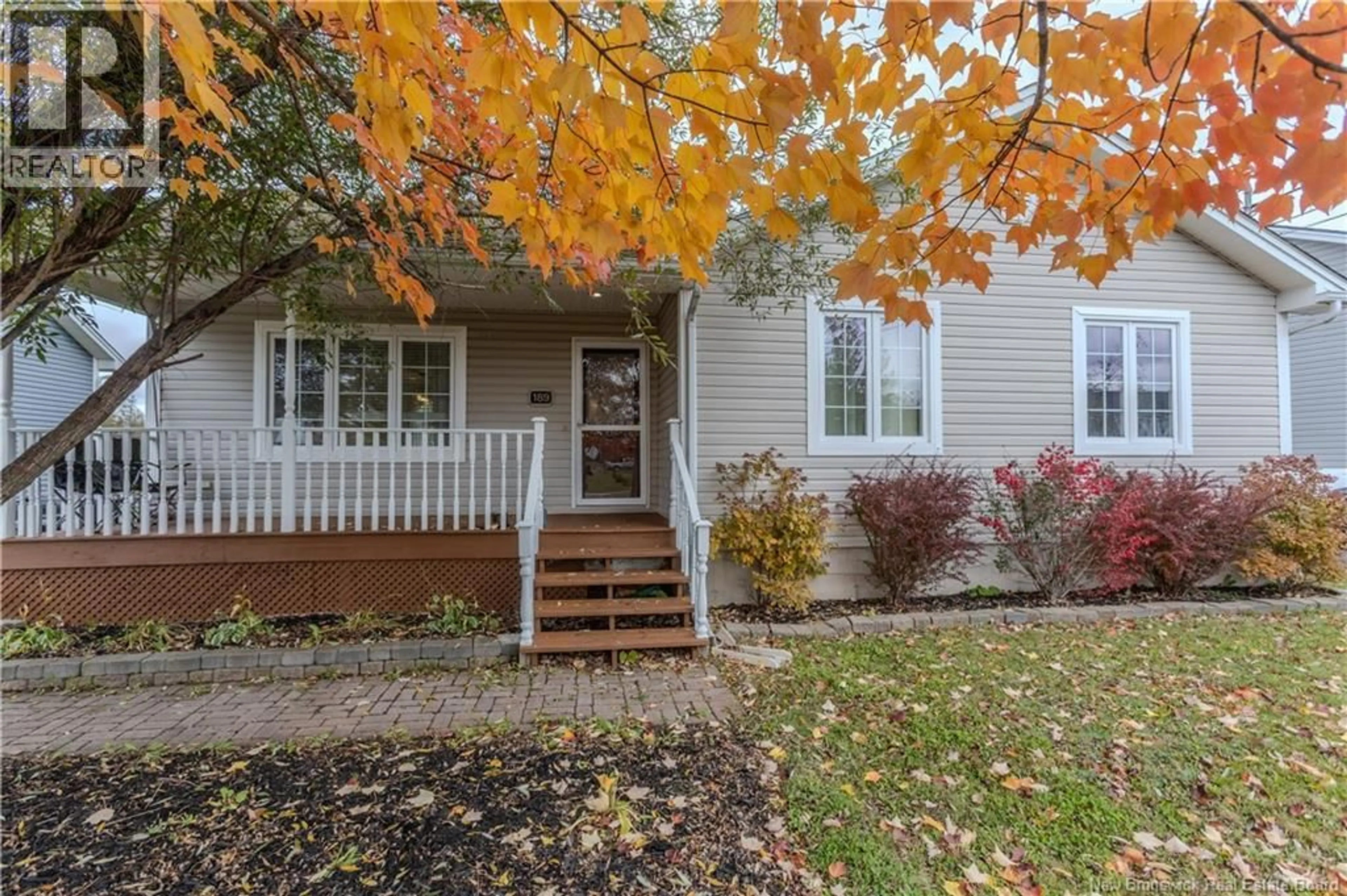 Home with vinyl exterior material, street for 189 BULMAN, Moncton New Brunswick E1G4Y5