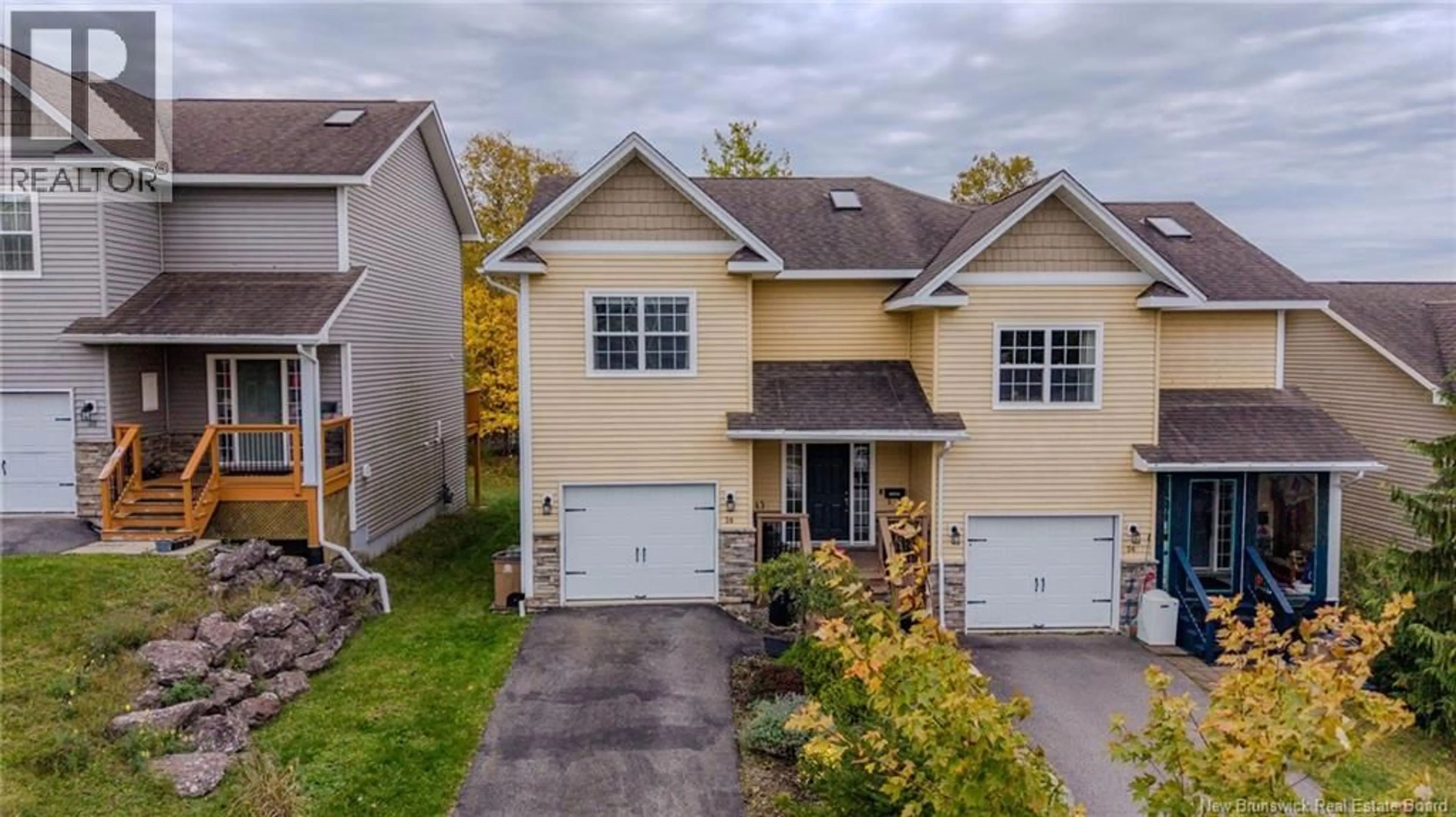 A pic from outside/outdoor area/front of a property/back of a property/a pic from drone, street for 28 NOEL AVENUE, Saint John New Brunswick E2K4M2