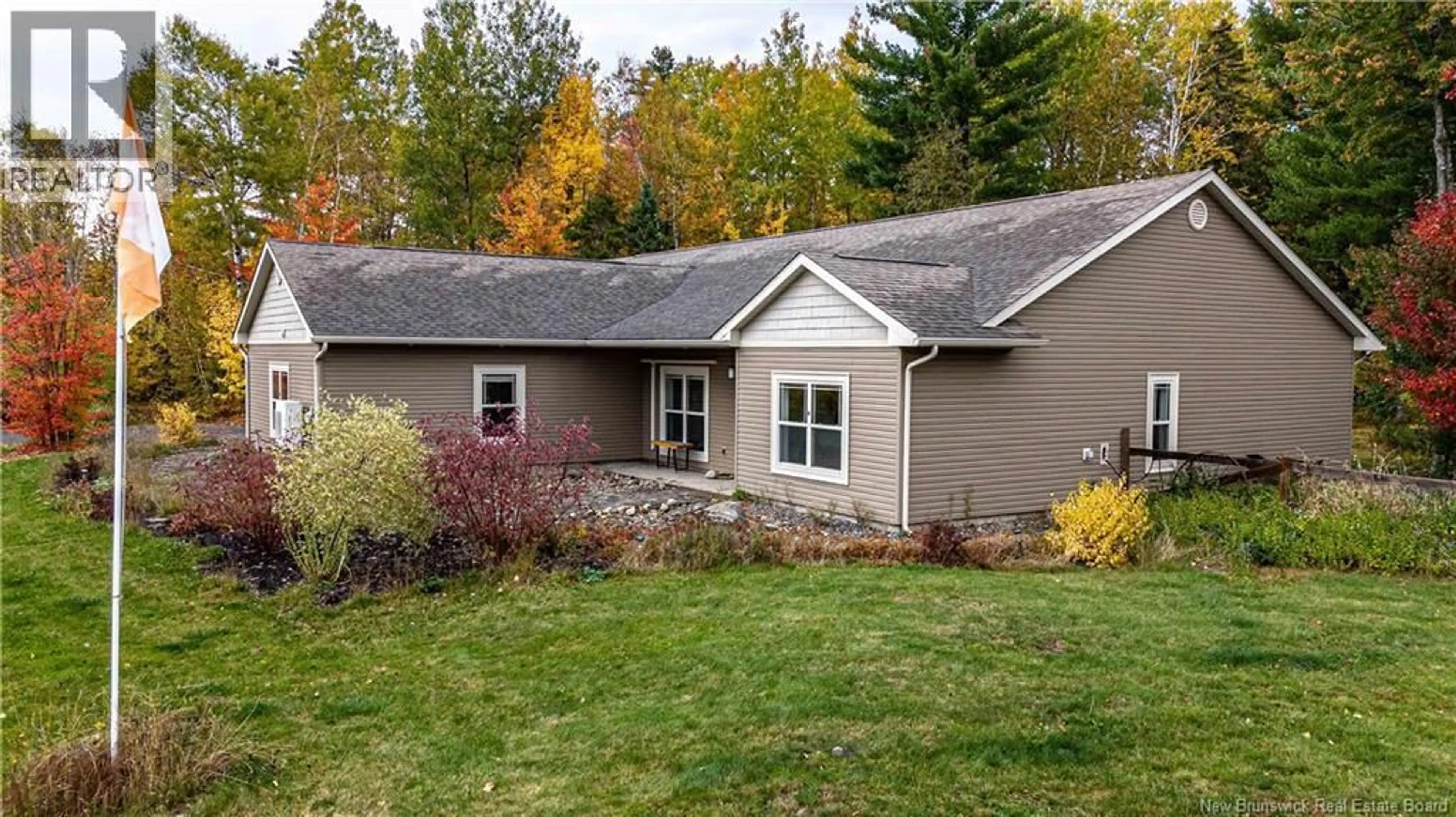 Home with vinyl exterior material, unknown for 2 BURTON EVERGREEN STREET, Burton New Brunswick E2V3E7