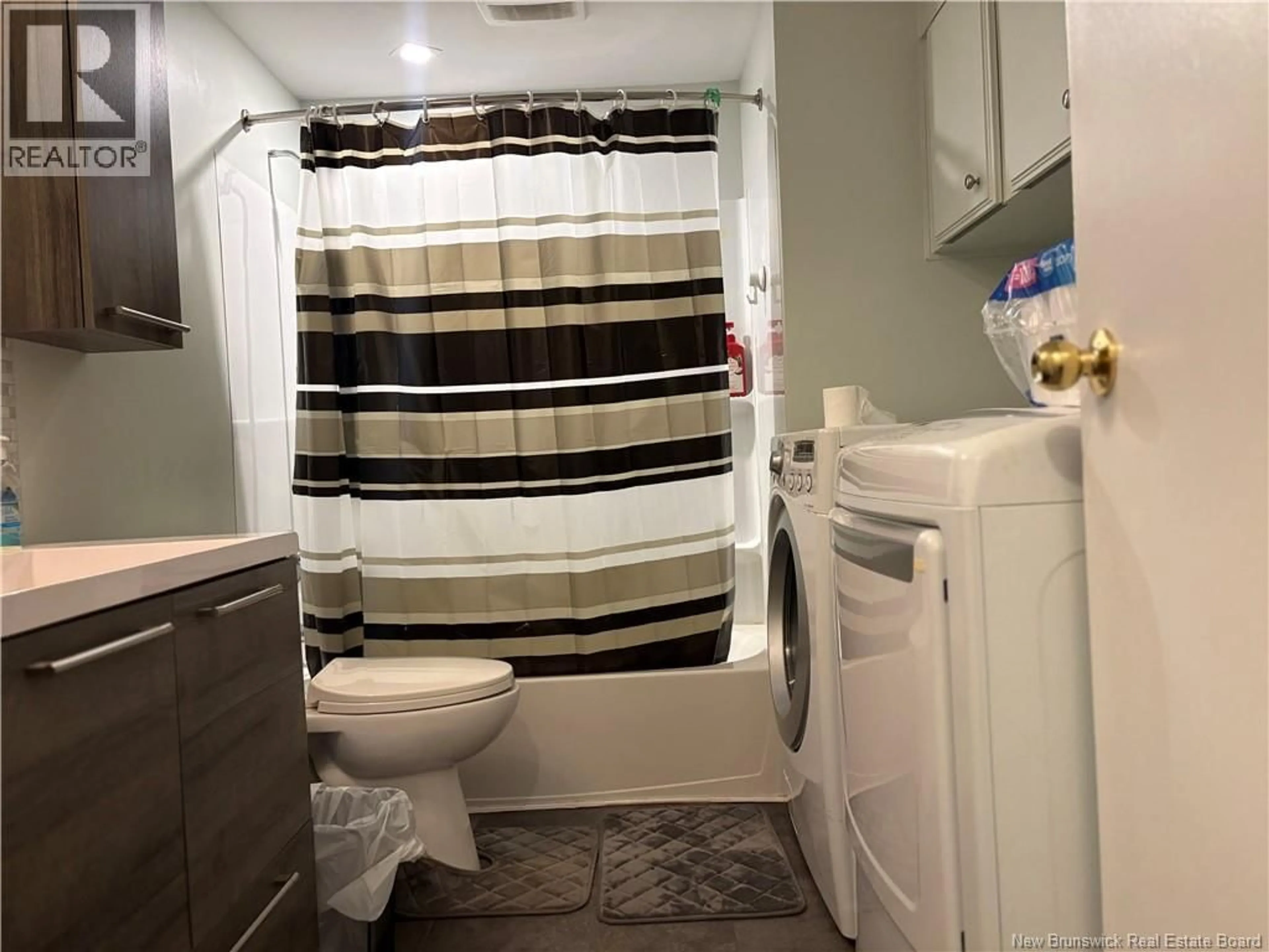 Standard bathroom, unknown for 610 COLLEGE STREET, Bathurst New Brunswick E2A2T6