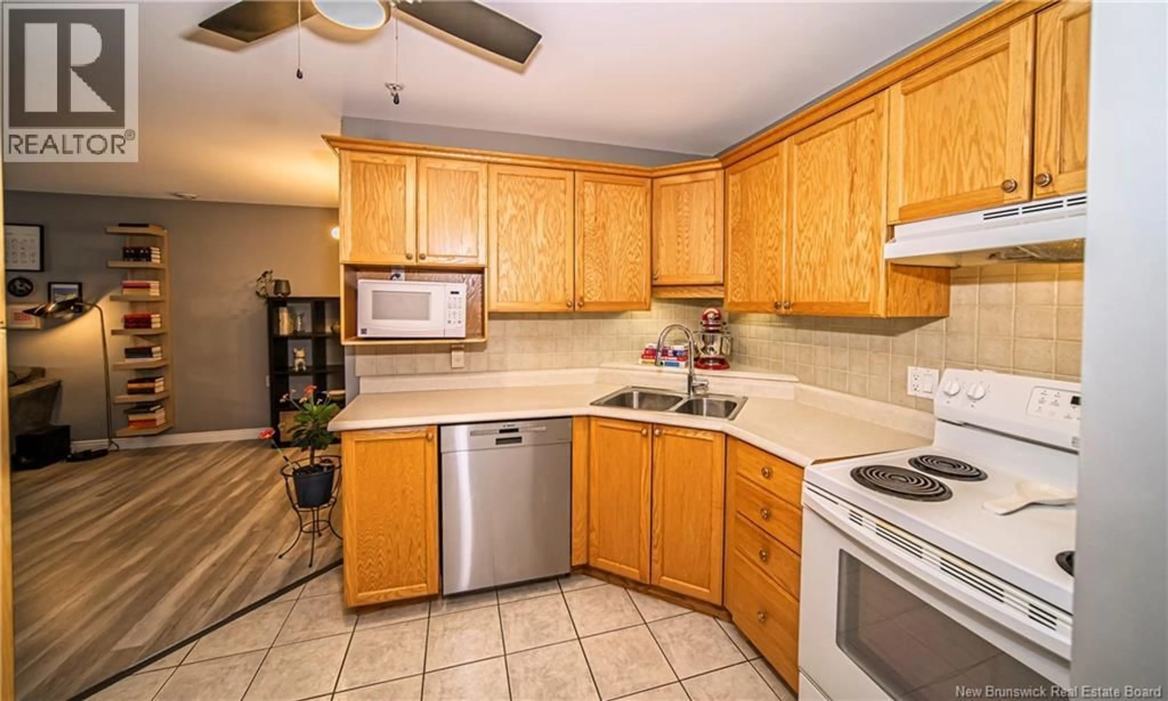 Unknown for 211 - 158 HANWELL ROAD ROAD, Fredericton New Brunswick E3B9K7