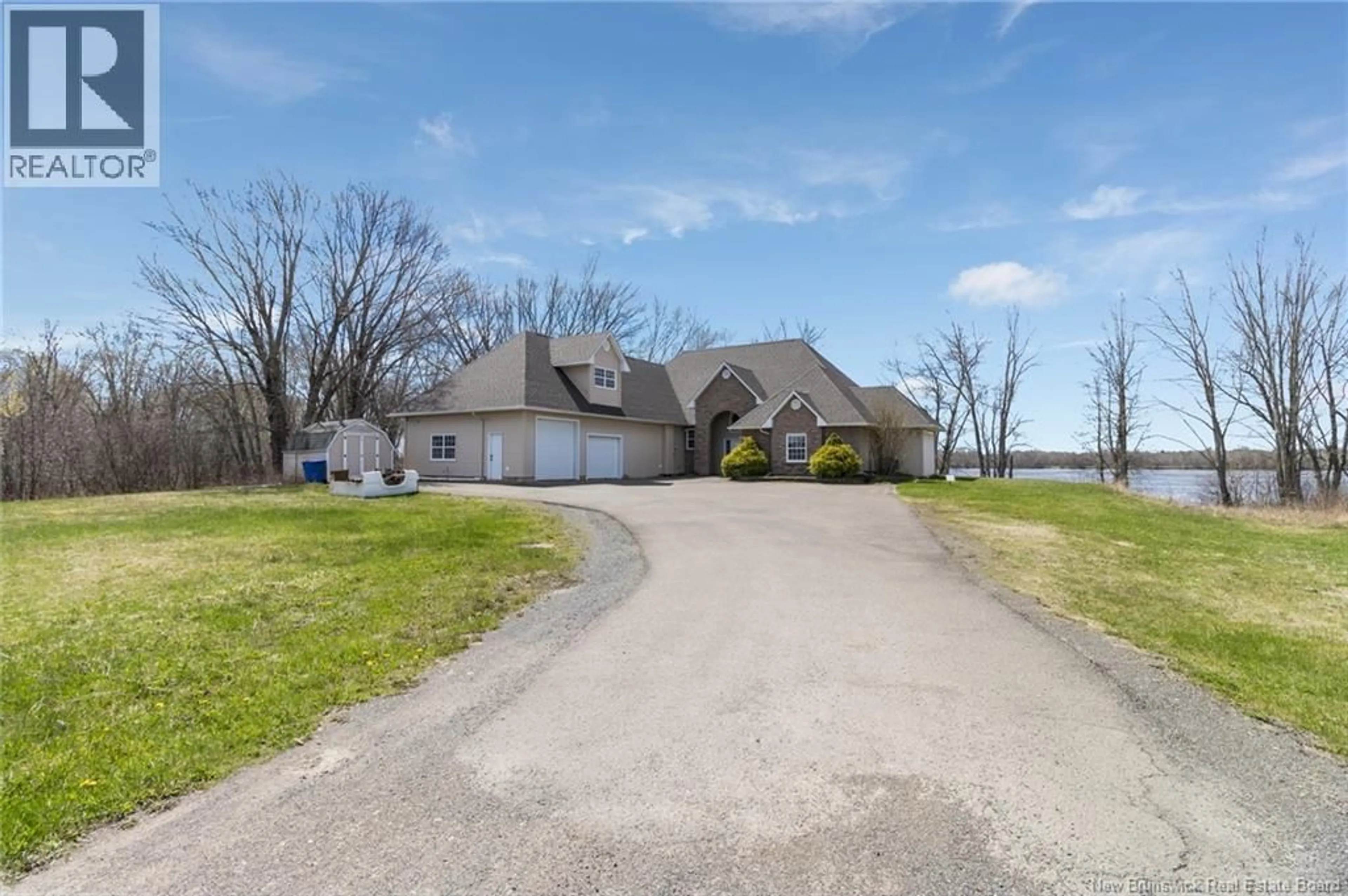 A pic from outside/outdoor area/front of a property/back of a property/a pic from drone, water/lake/river/ocean view for 354 ROUTE 105, Maugerville New Brunswick E3A8N6