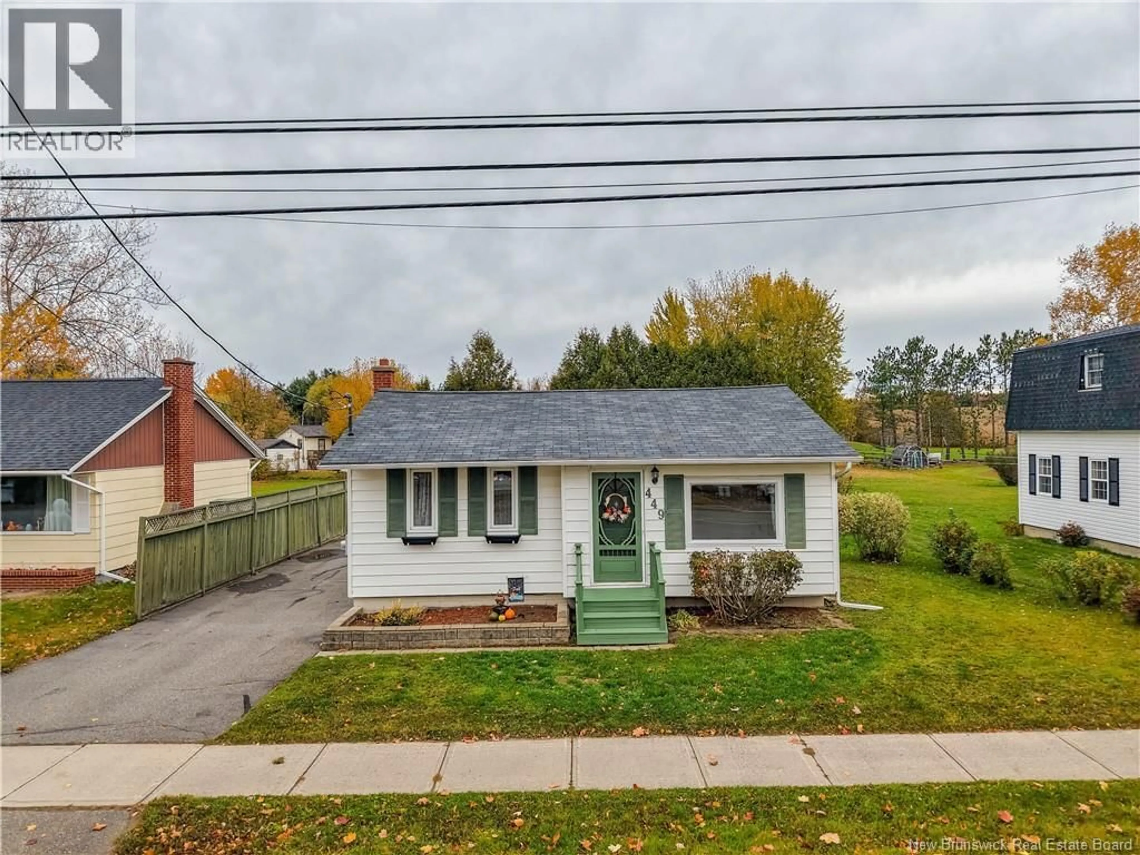 A pic from outside/outdoor area/front of a property/back of a property/a pic from drone, street for 449 CANADA STREET, Fredericton New Brunswick E3A4A8