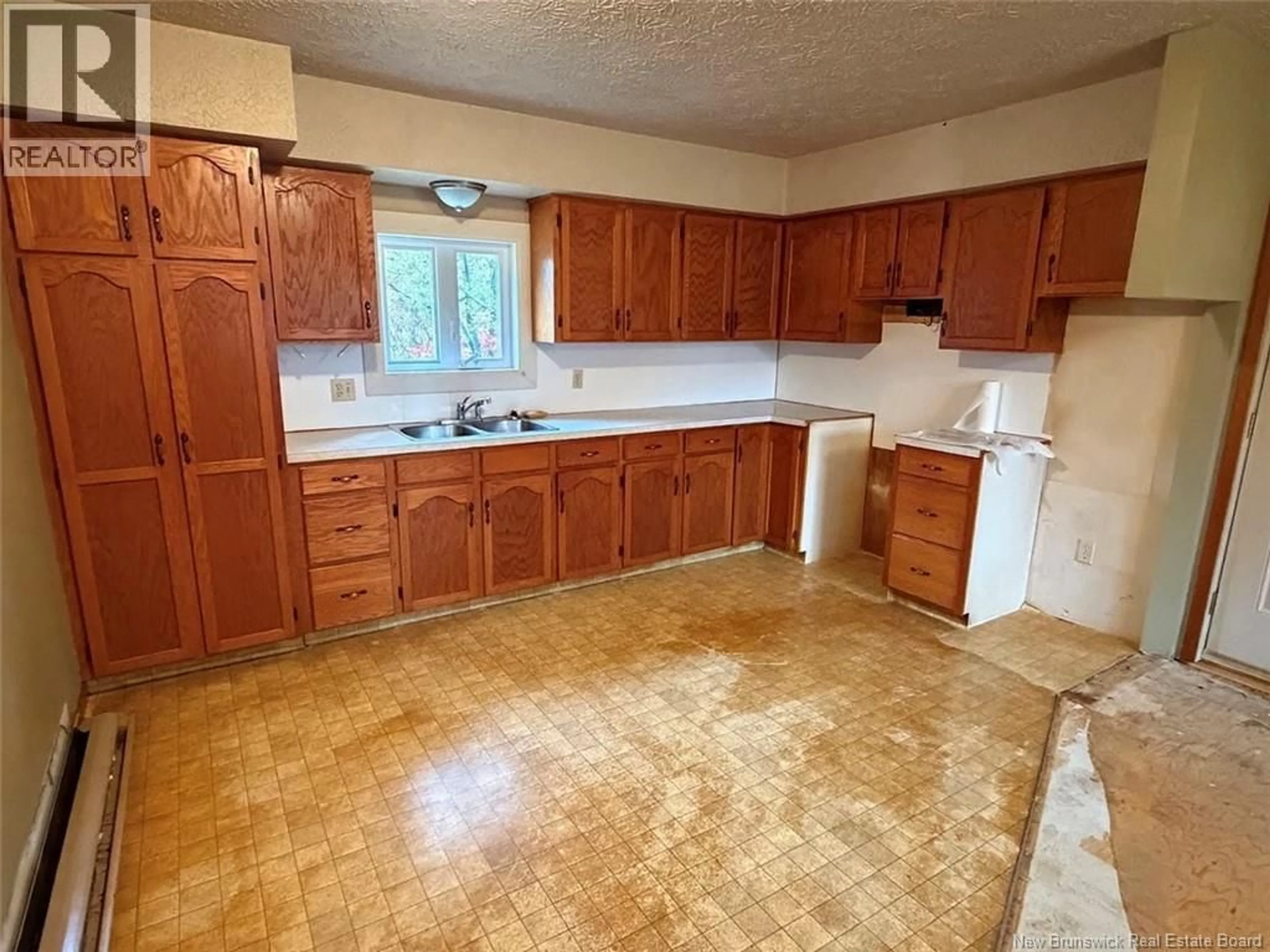 Standard kitchen, unknown for 2150 COMMERCIALE STREET, Saint-François-de-Madawaska New Brunswick E7A1B4