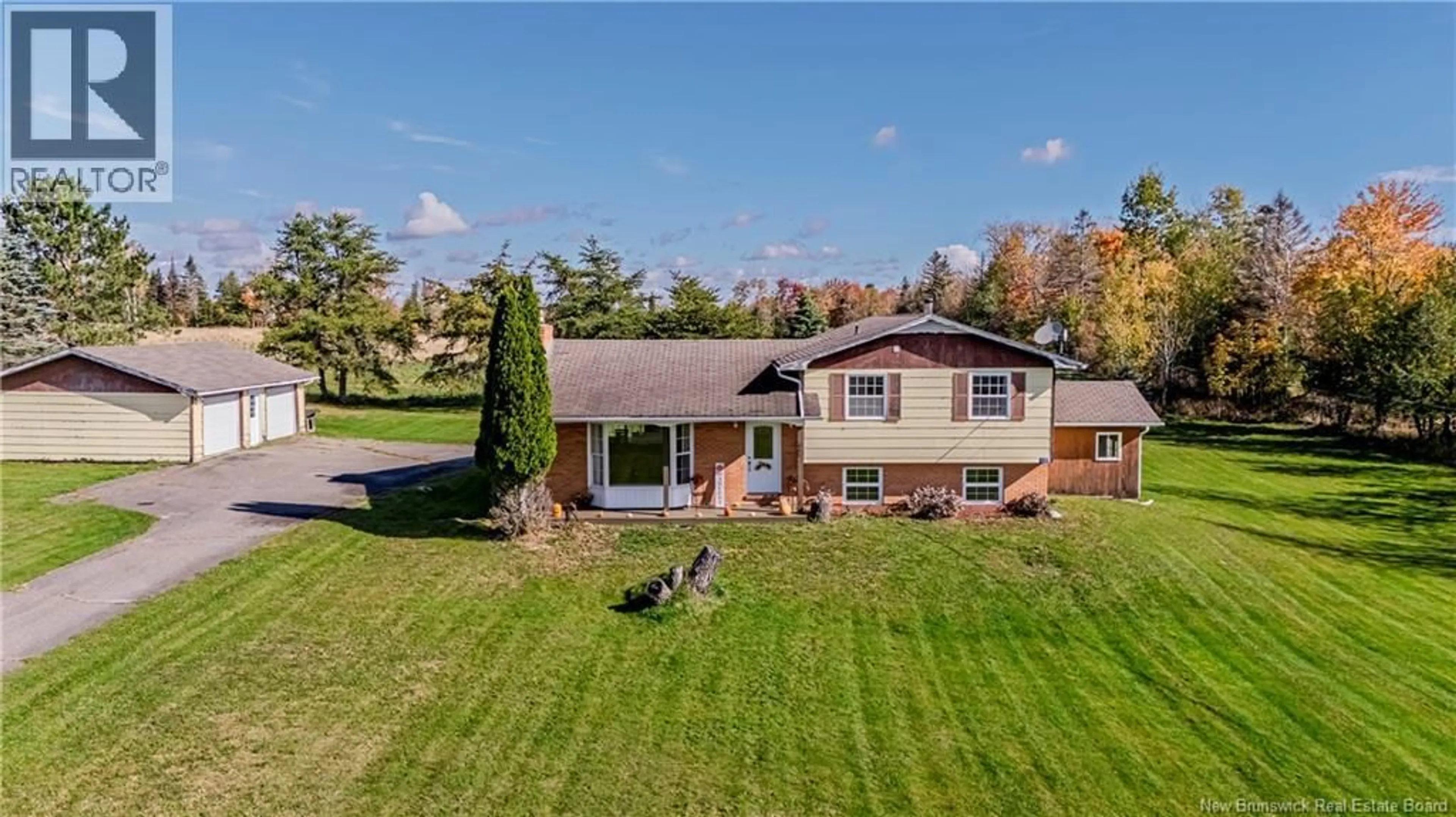 A pic from outside/outdoor area/front of a property/back of a property/a pic from drone, water/lake/river/ocean view for 485 ROUTE 616, Keswick Ridge New Brunswick E6L1S4