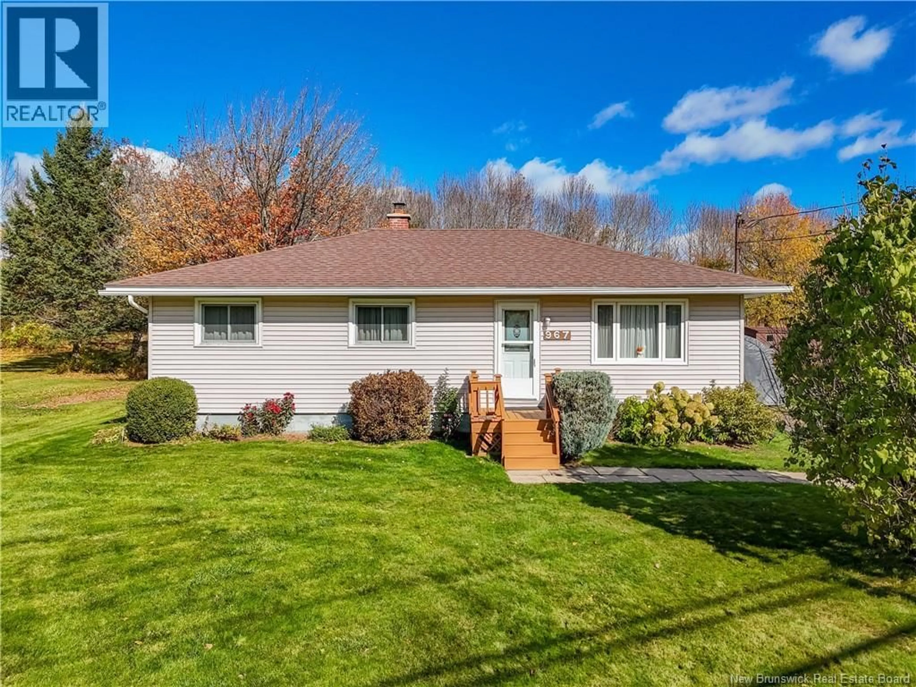 Home with vinyl exterior material, street for 967 CLEMENTS DRIVE, Fredericton New Brunswick E3G7J3