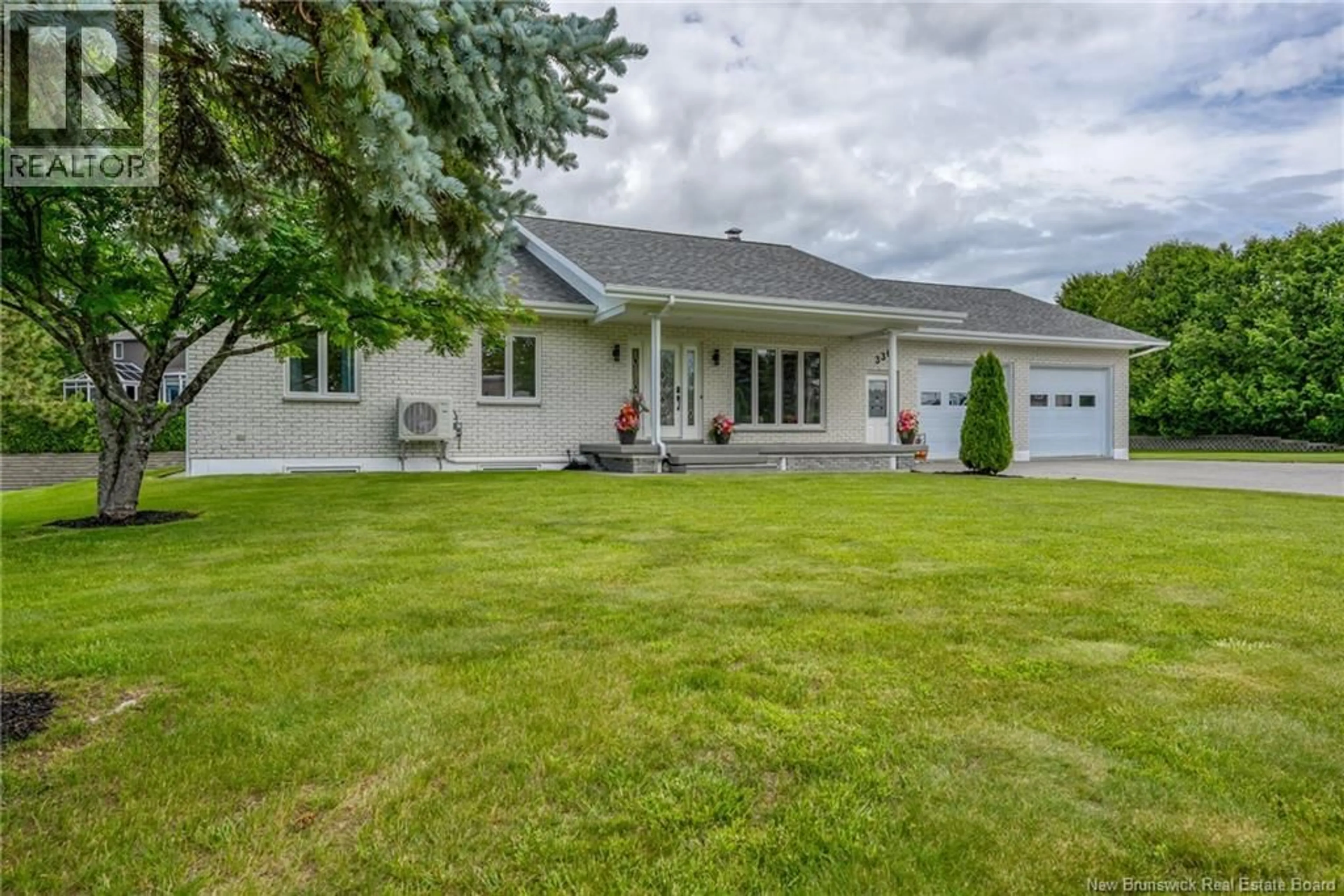 A pic from outside/outdoor area/front of a property/back of a property/a pic from drone, street for 330 GUAY STREET, Grand-Sault/Grand Falls New Brunswick E3Y1E4