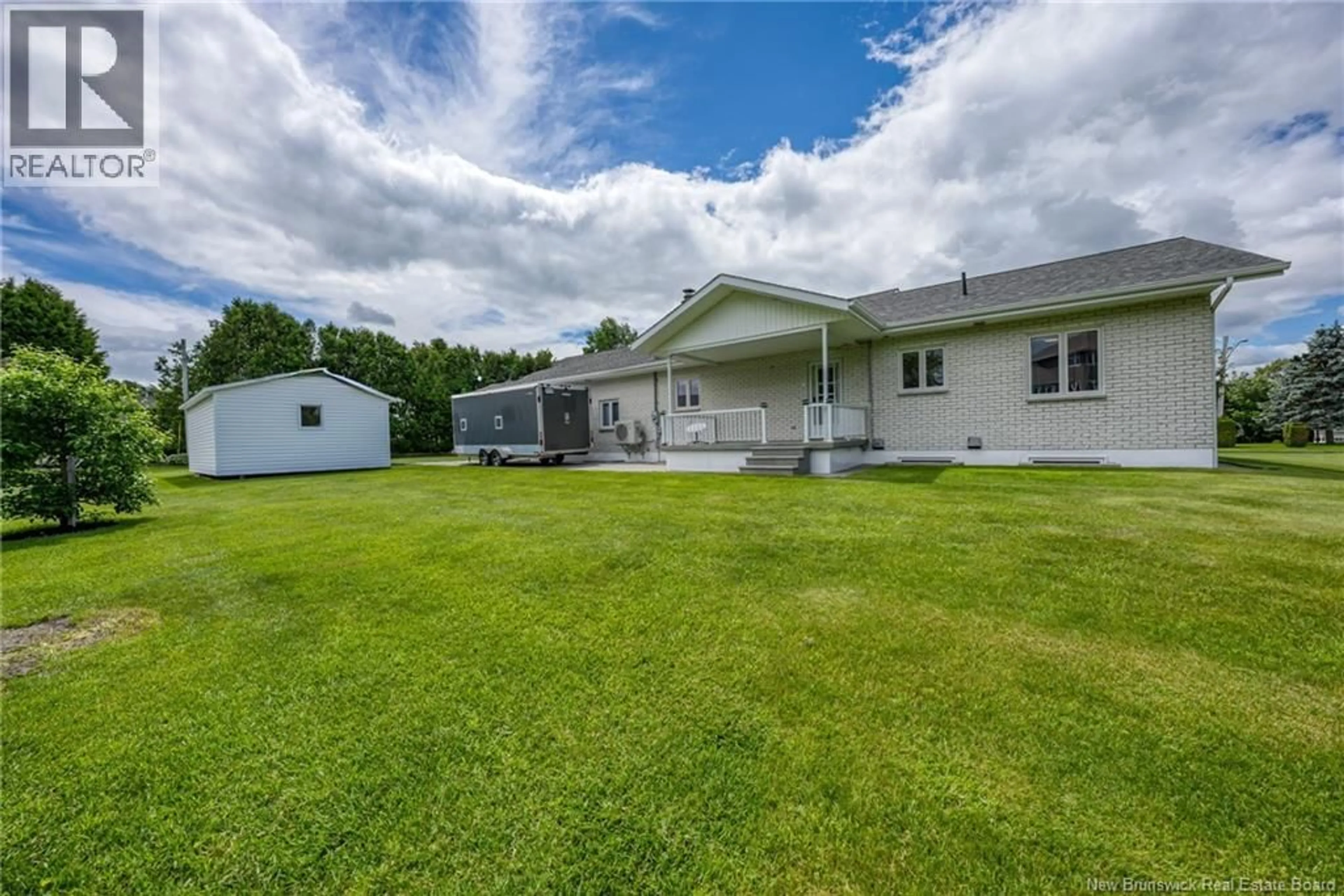 A pic from outside/outdoor area/front of a property/back of a property/a pic from drone, water/lake/river/ocean view for 330 GUAY STREET, Grand-Sault/Grand Falls New Brunswick E3Y1E4