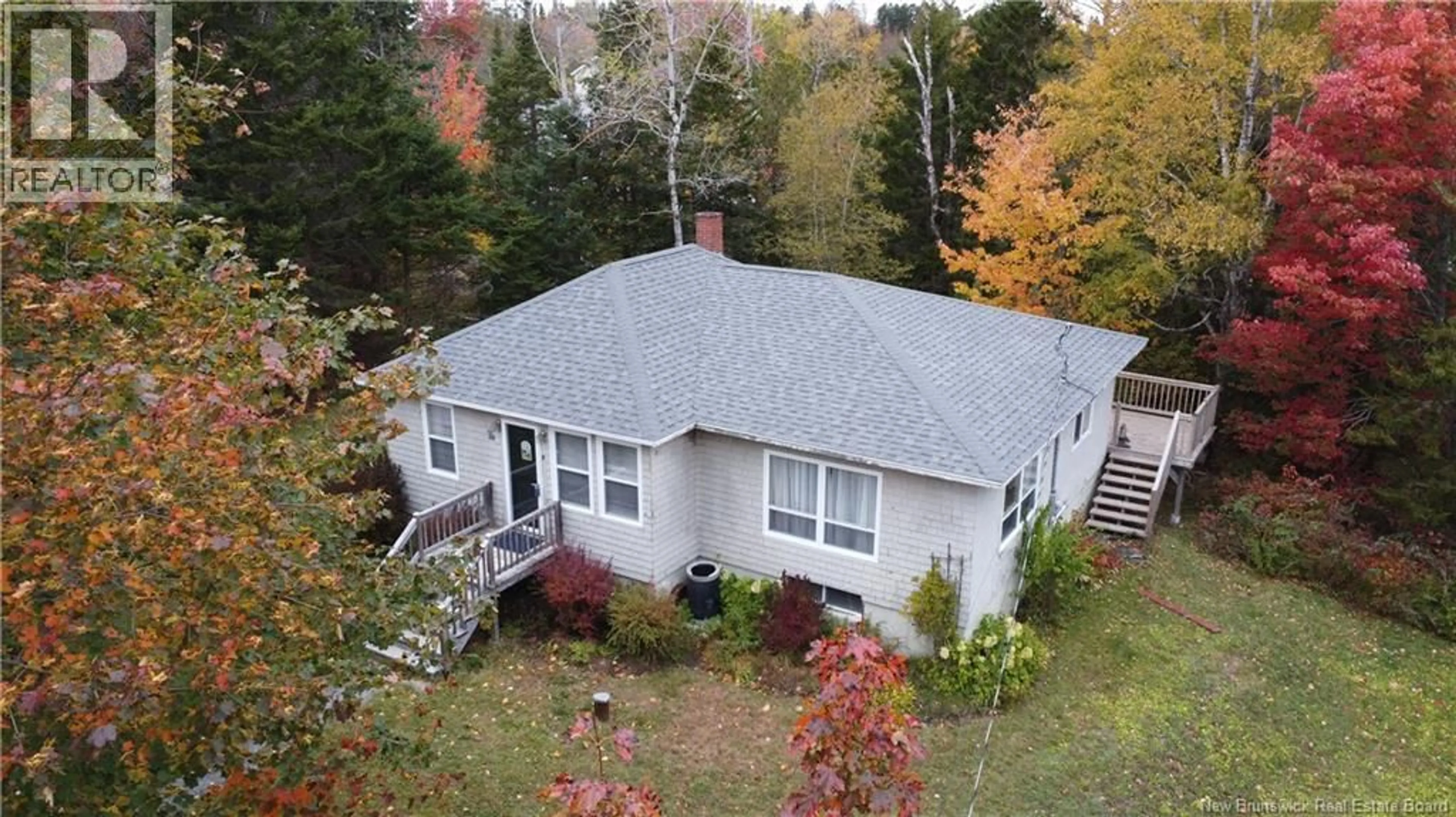 A pic from outside/outdoor area/front of a property/back of a property/a pic from drone, unknown for 15 AVERY LANE, Saint John New Brunswick E2M6Y3
