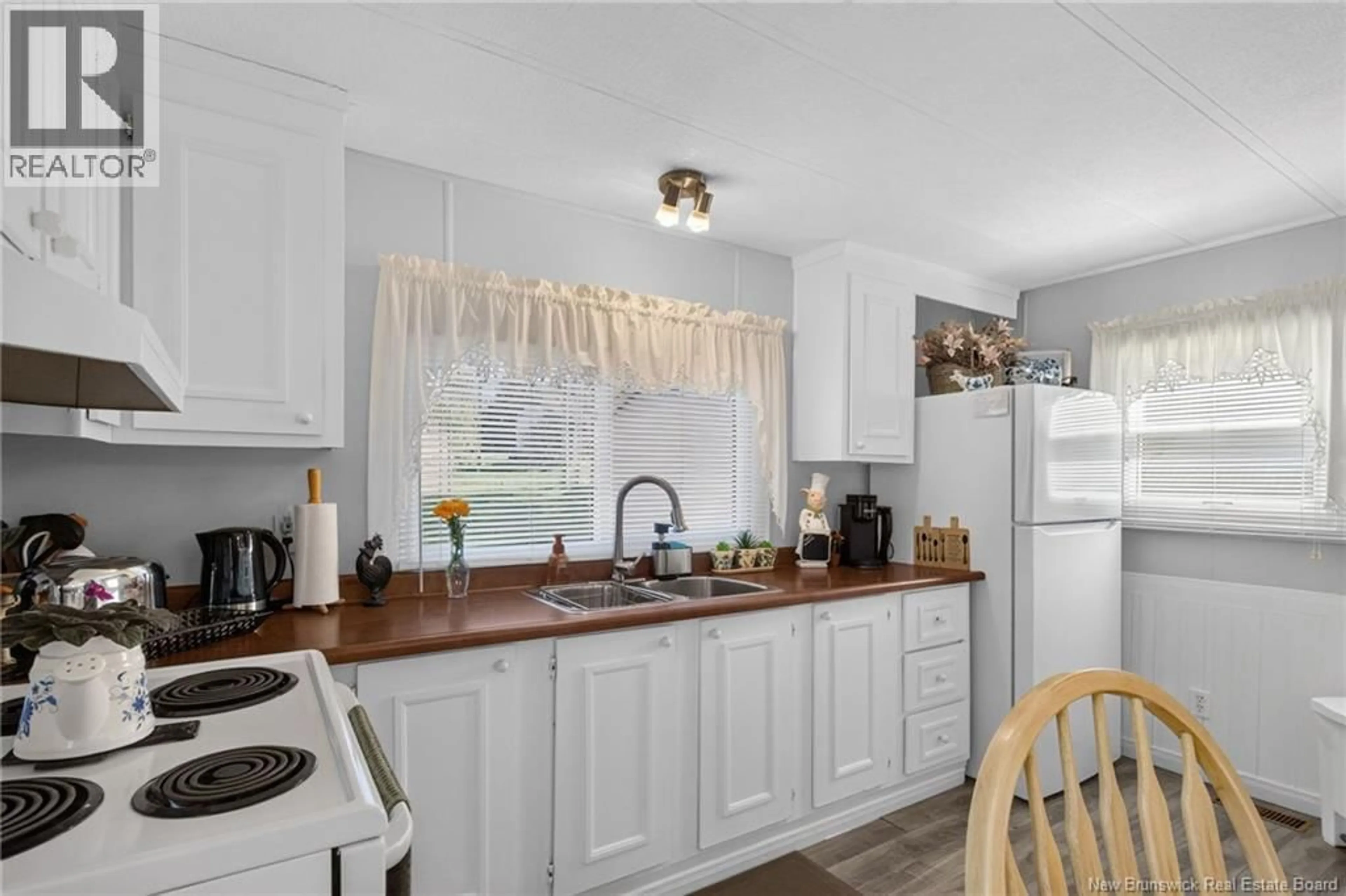 Standard kitchen, unknown for 49 TULIP DRIVE, Riverview New Brunswick E1B5B6