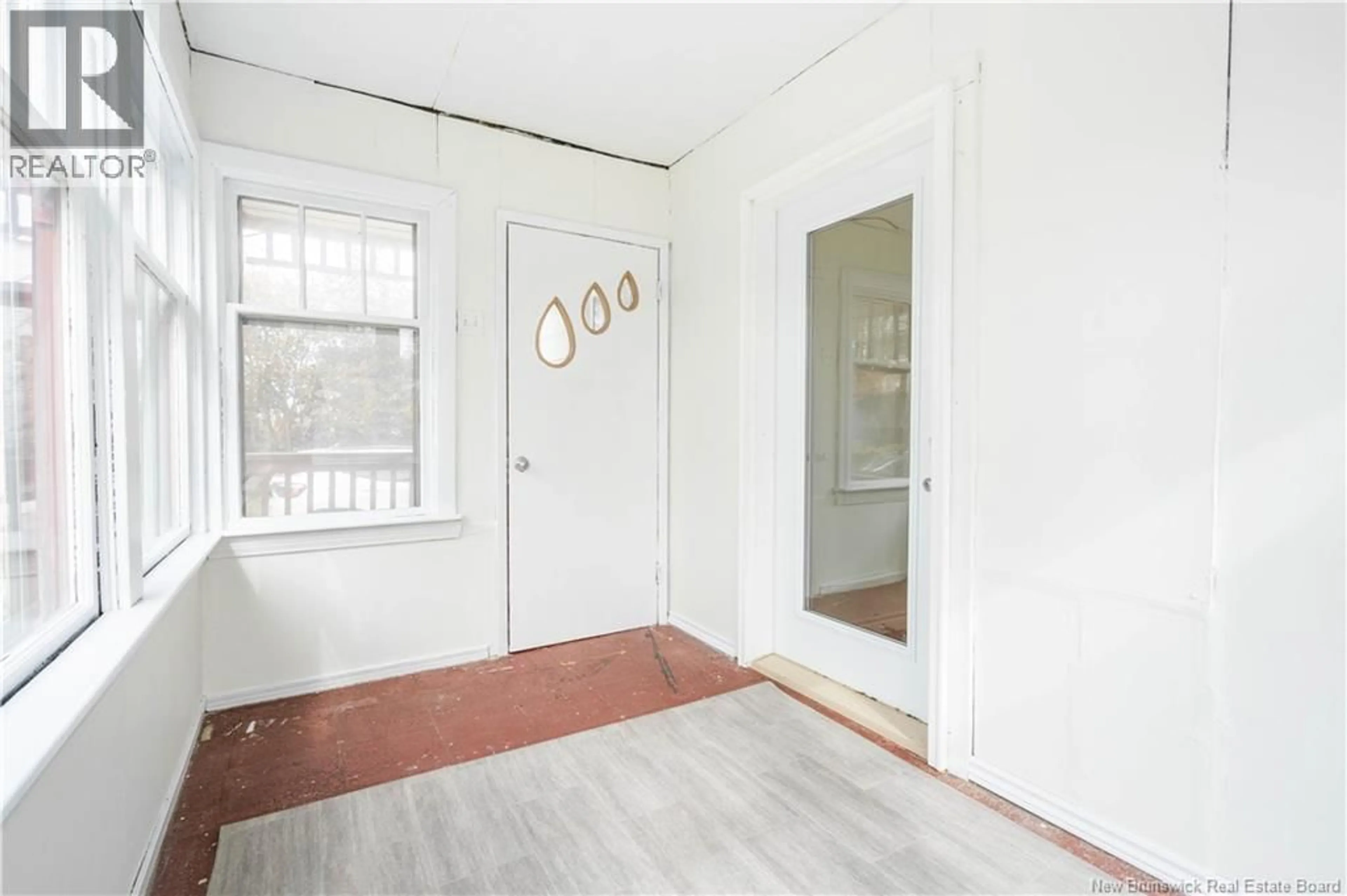Unknown for 31 TOPEKA STREET, Saint John New Brunswick E2J1H9