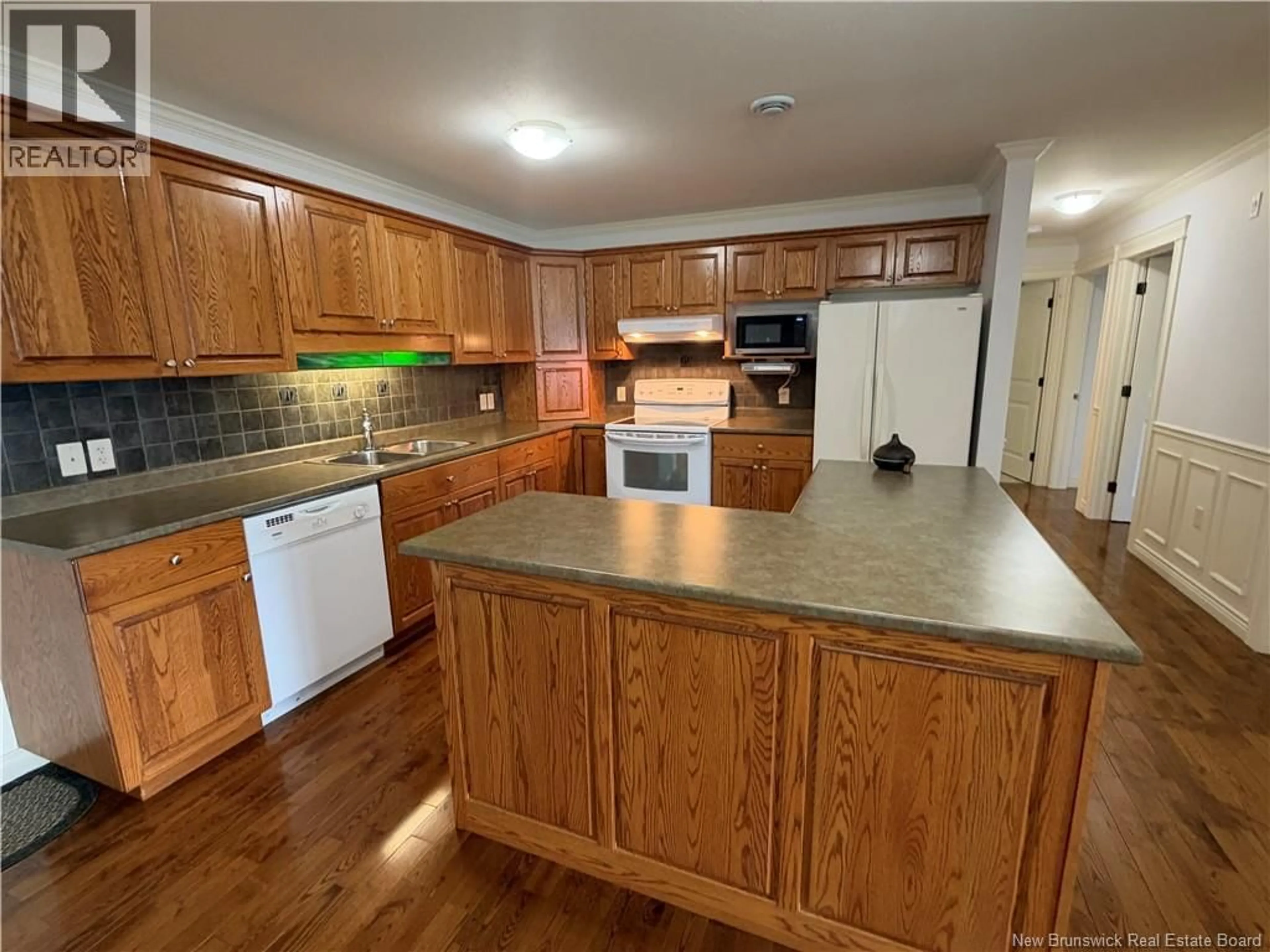 Standard kitchen, unknown for 328 - 130 LIAN STREET, Fredericton New Brunswick E3C0G4