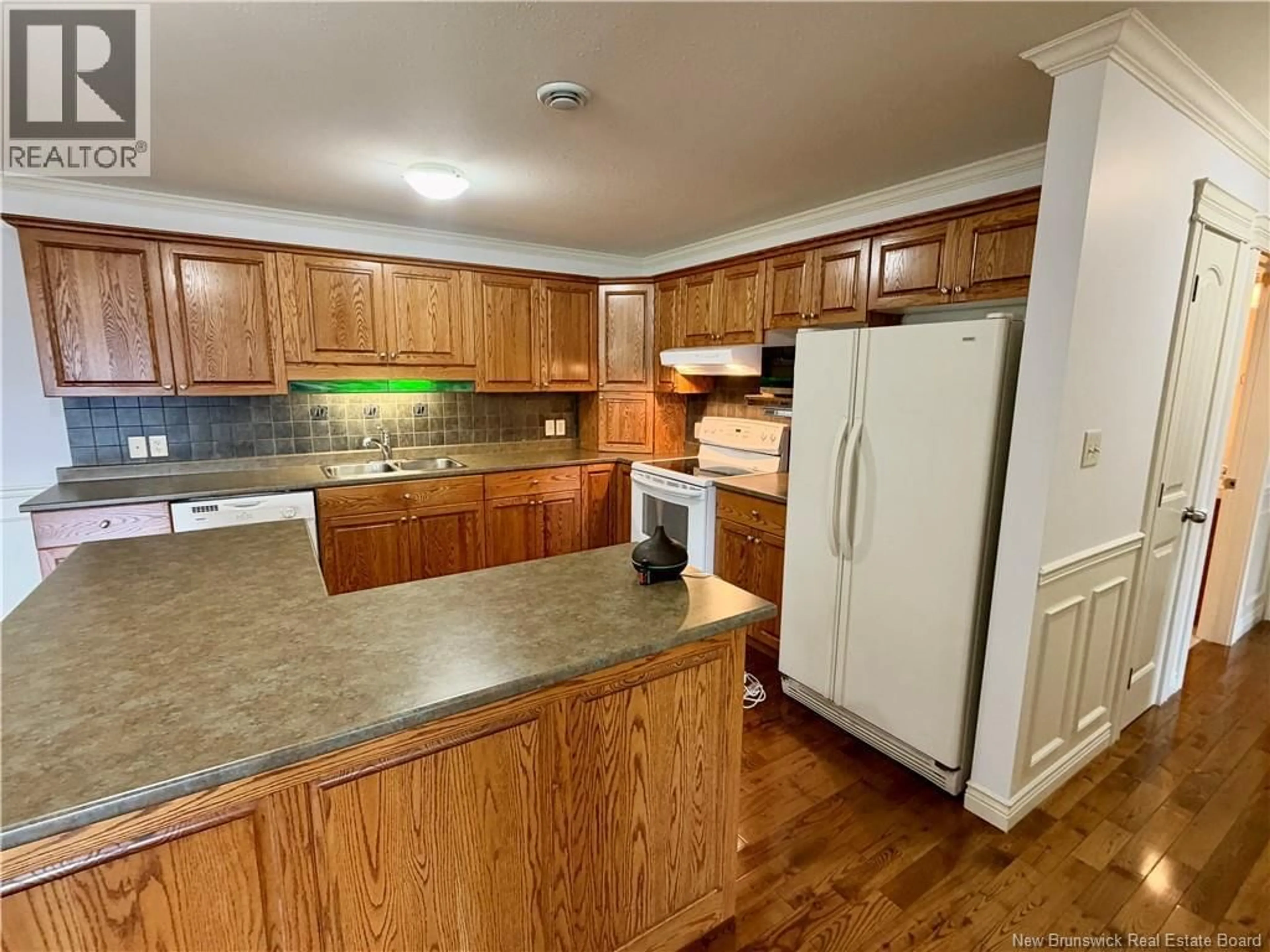 Standard kitchen, unknown for 328 - 130 LIAN STREET, Fredericton New Brunswick E3C0G4
