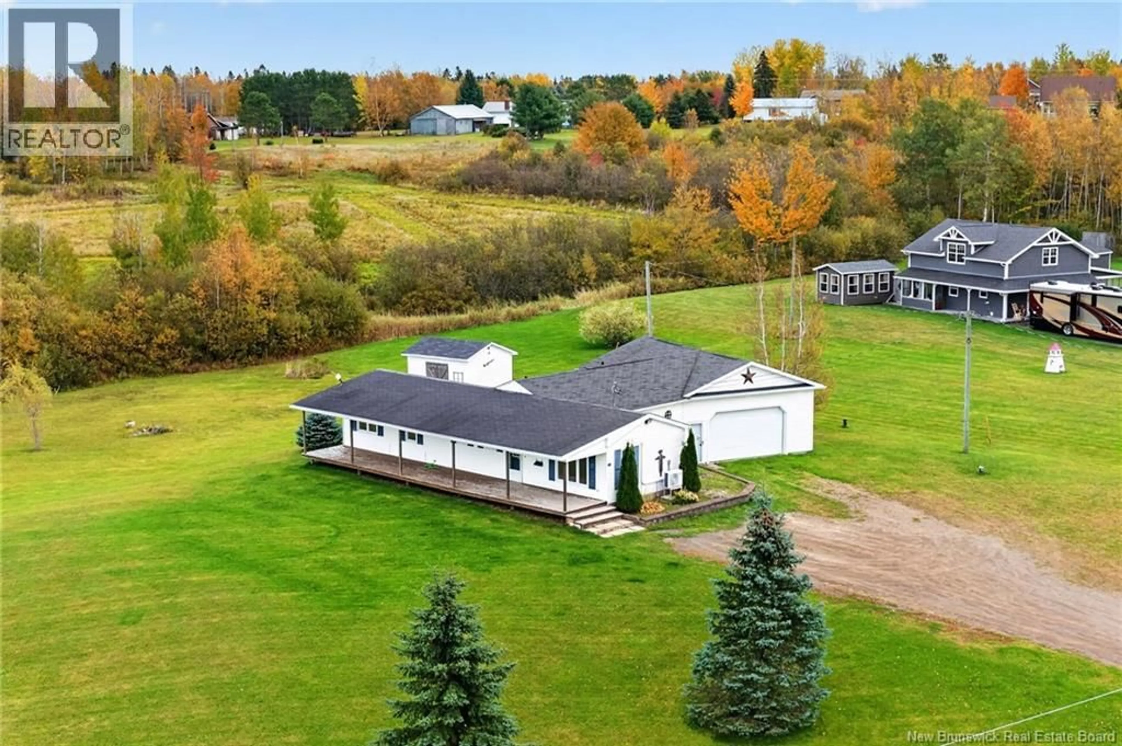 A pic from outside/outdoor area/front of a property/back of a property/a pic from drone, building for 72 POINTE DIONNE, Bouctouche New Brunswick E4S3Y6