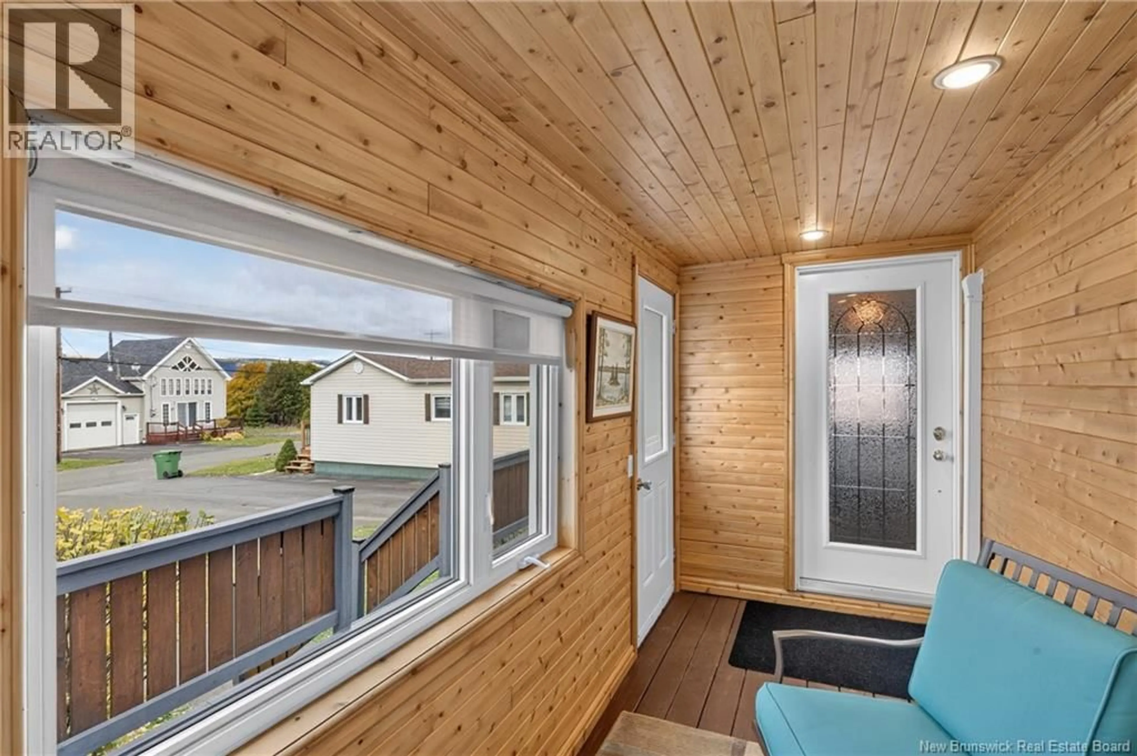 Indoor entryway for 44 SUNSET DRIVE, Campbellton New Brunswick E3N1S8