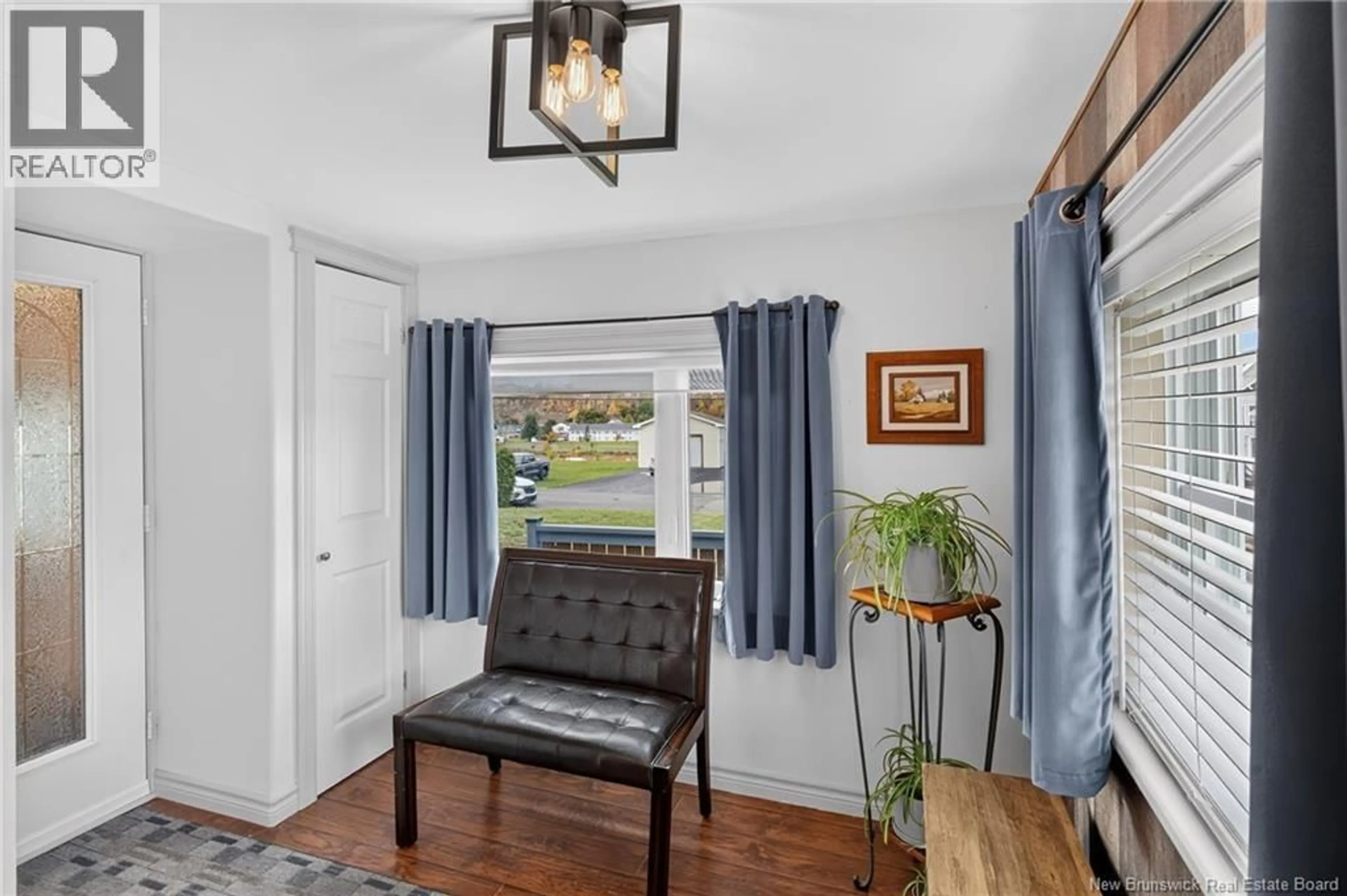 Indoor entryway for 44 SUNSET DRIVE, Campbellton New Brunswick E3N1S8