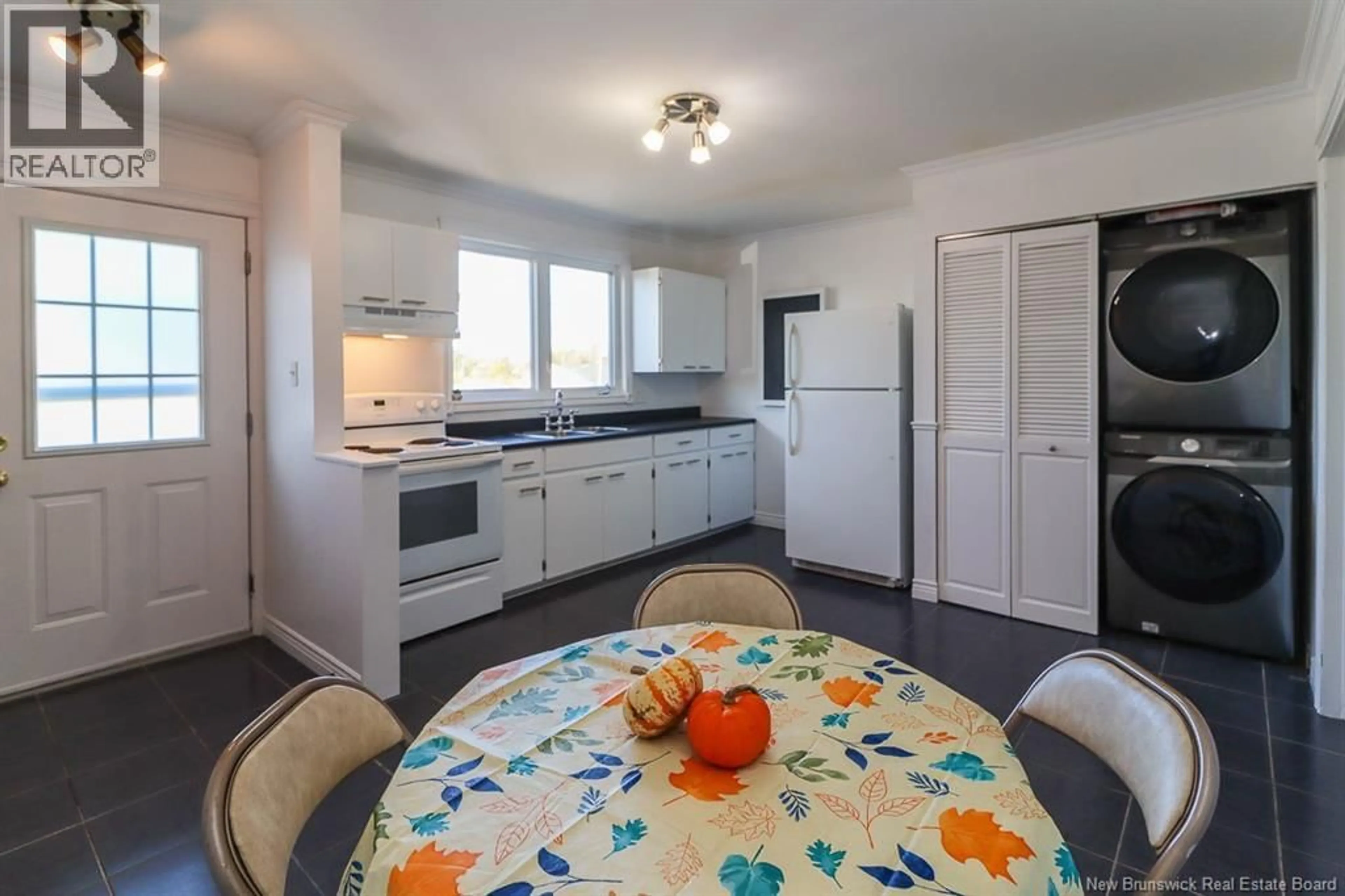 Standard kitchen, ceramic/tile floor for 36 SAINT ANNE STREET, Saint John New Brunswick E2J3X2